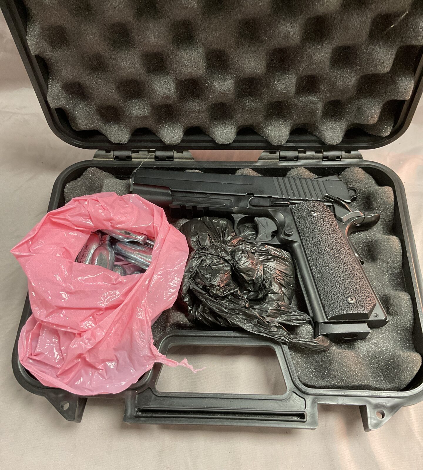 177 co2 pistol with 9 cartridges in case and bbs
