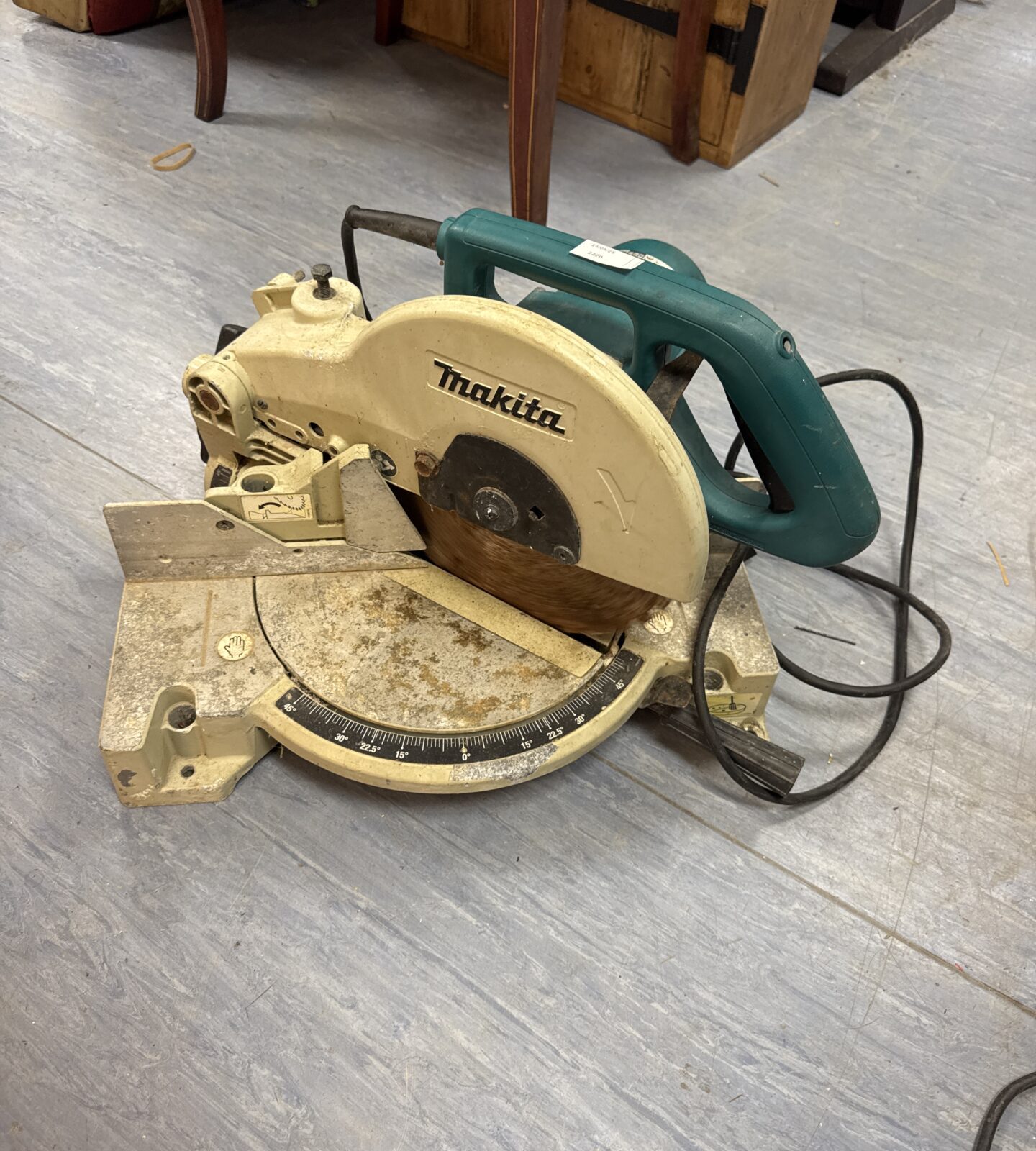 Makita ls1040 mitre saw - spares/repairs, power on but motor sparking needs attention