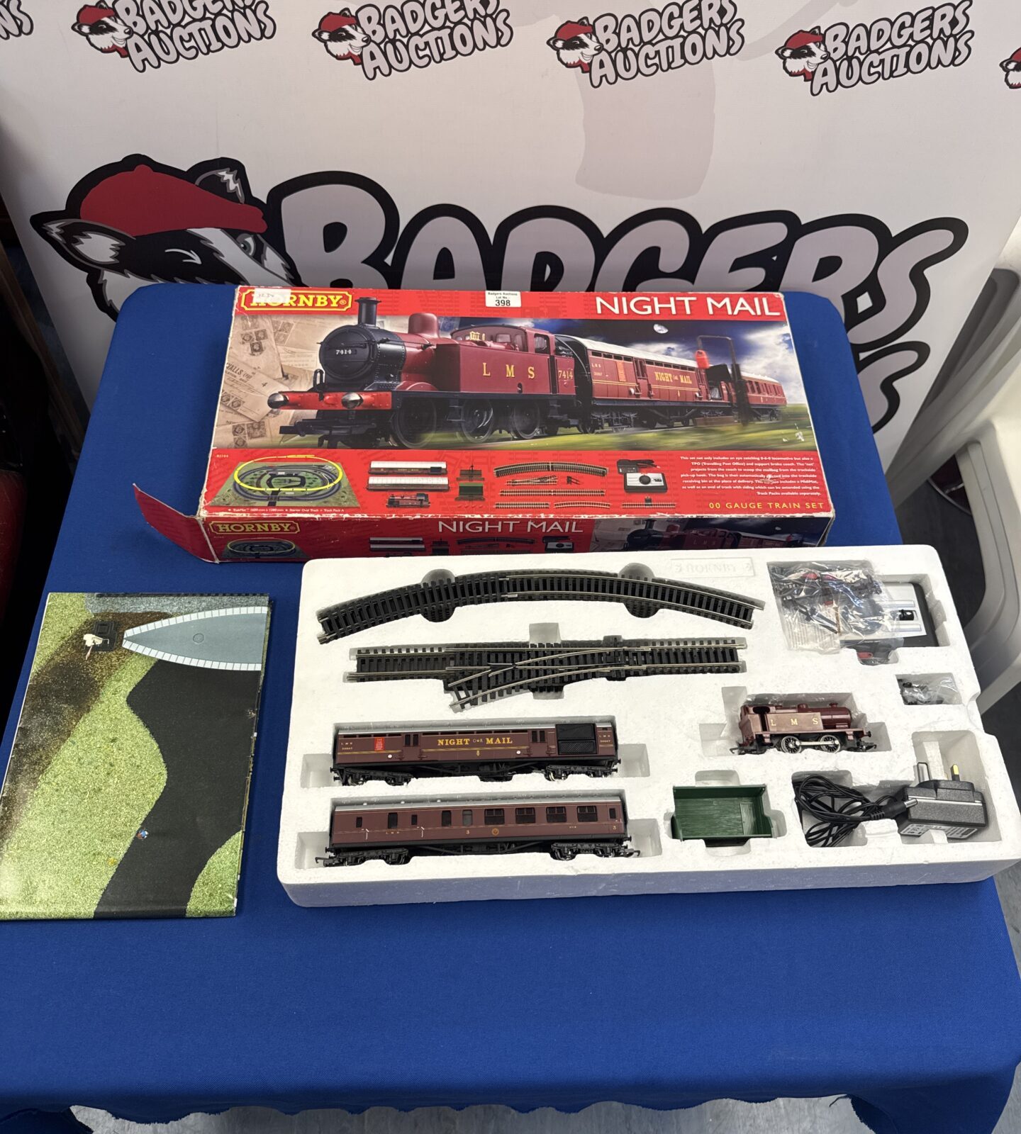 Hornby 00 gauge night mail train set