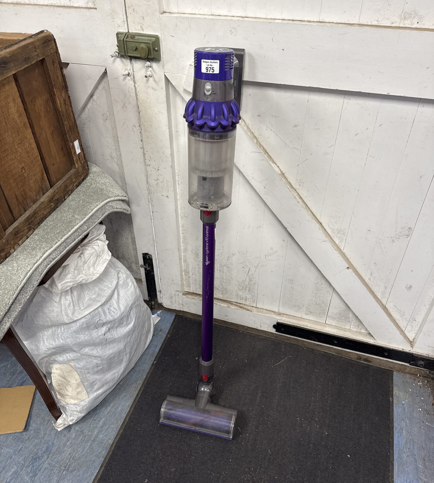 Dyson v10 animal cordless hoover body only - spares/repairs trigger feels broken