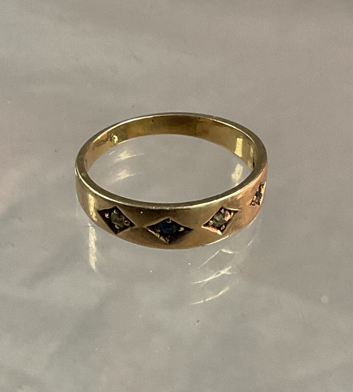15ct yellow gold diamond ring size M 2.53g gross