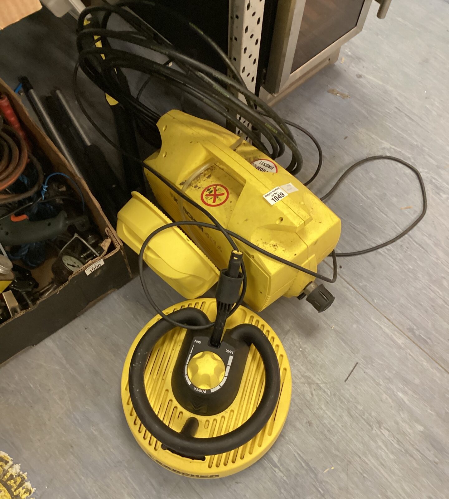 Karcher 411A pressure washer with attachments
