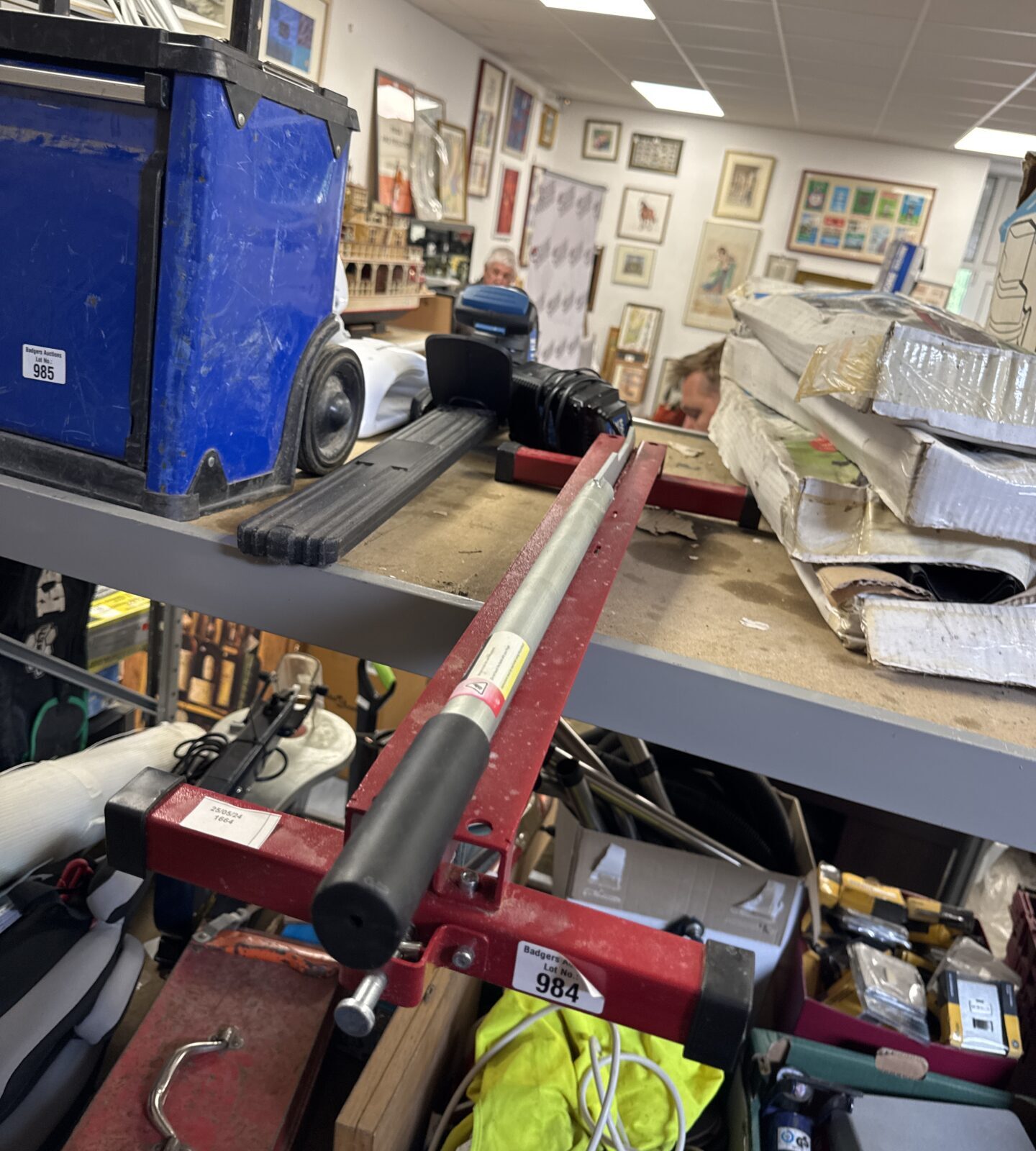 Floor board cutting tool