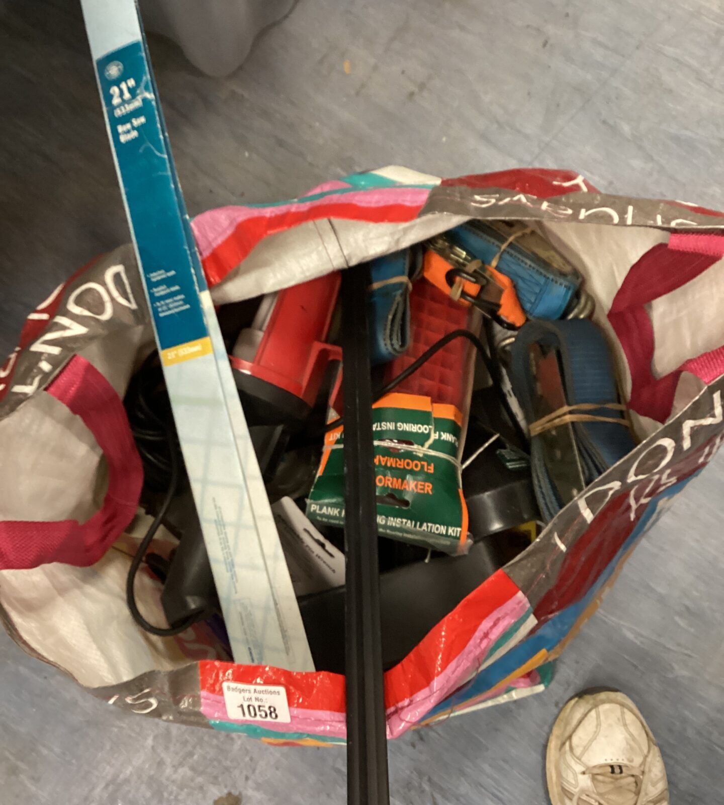 Bag of mixed items inc Ratchet straps