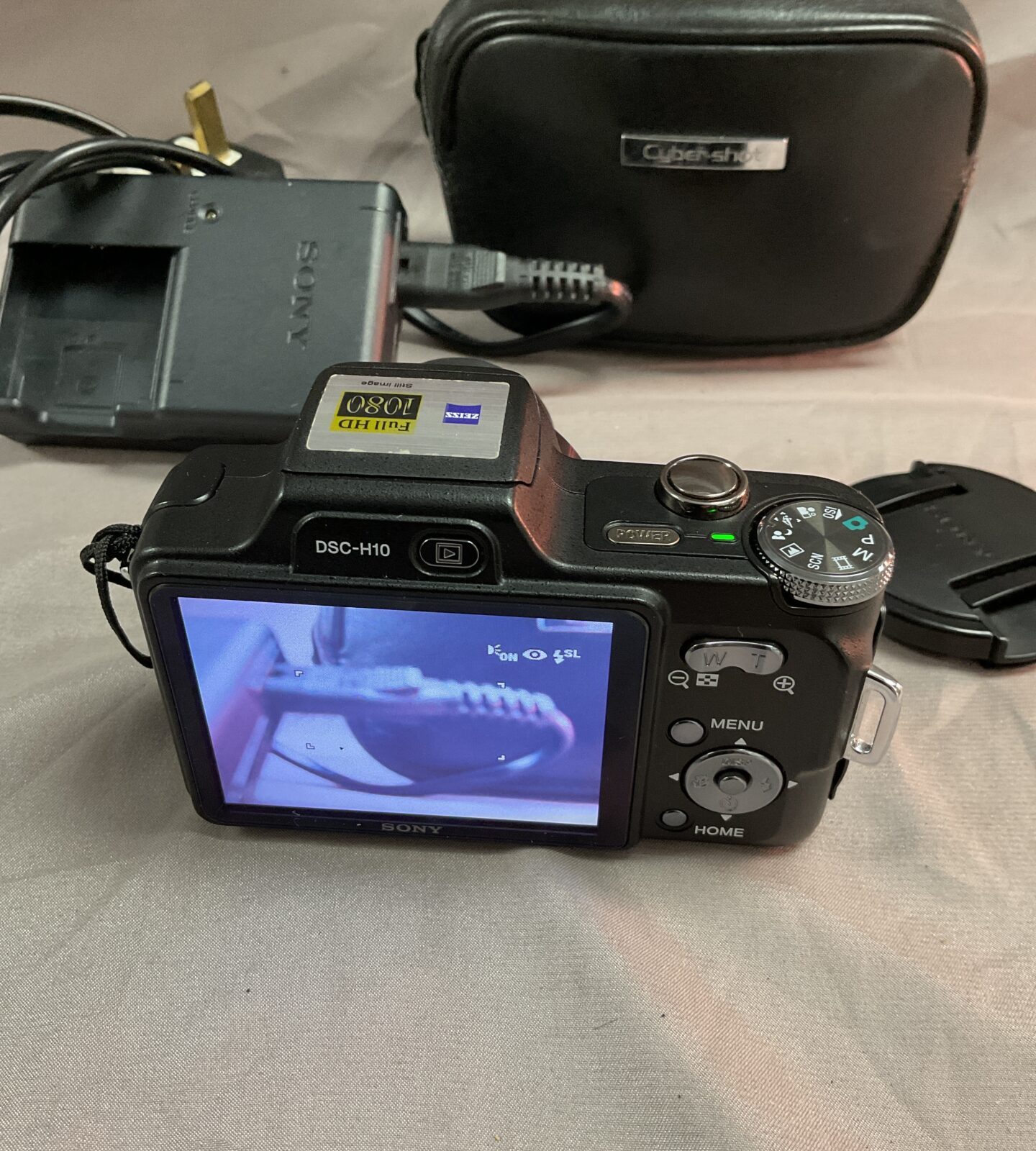 Panasonic cyber shot digital camera with battery and charger tested working - Image 2