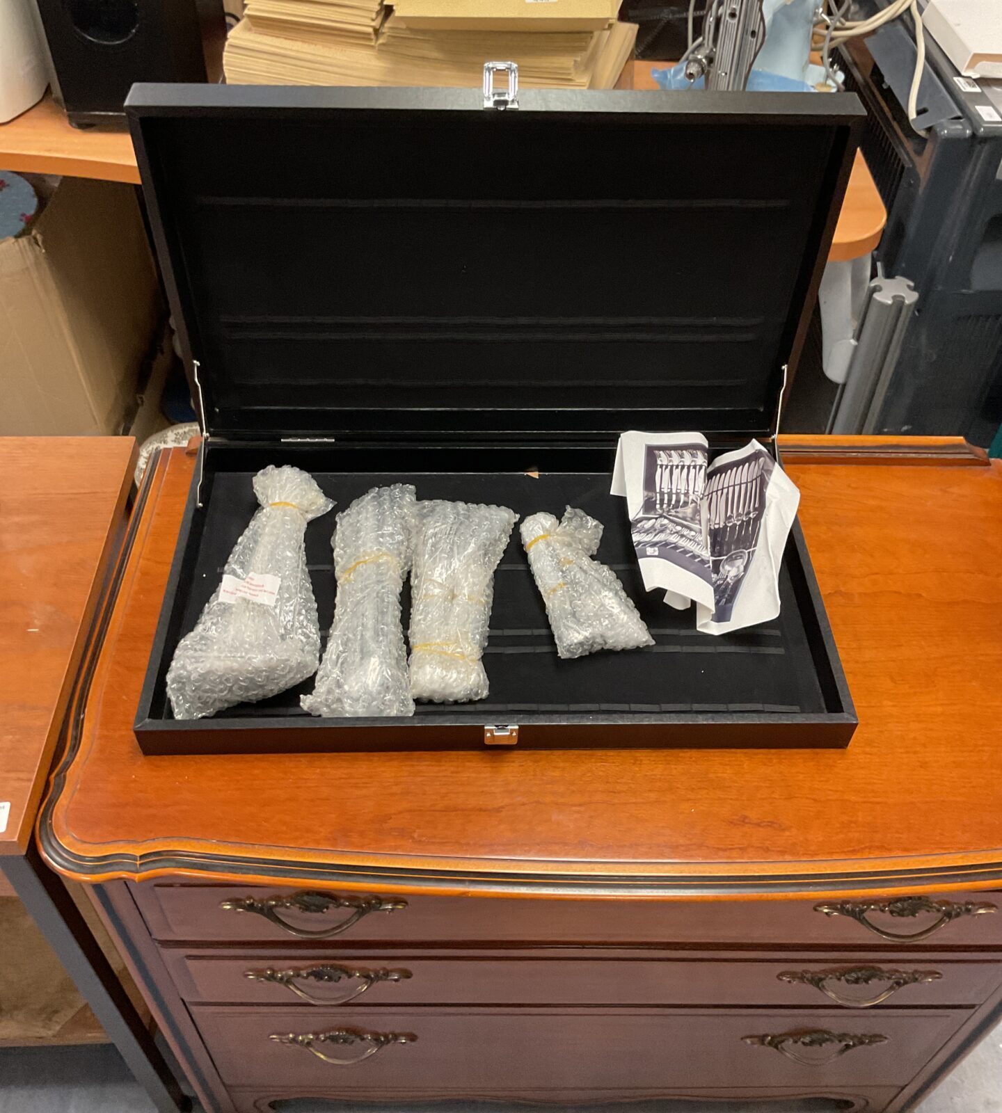Cutlery case in box appears new