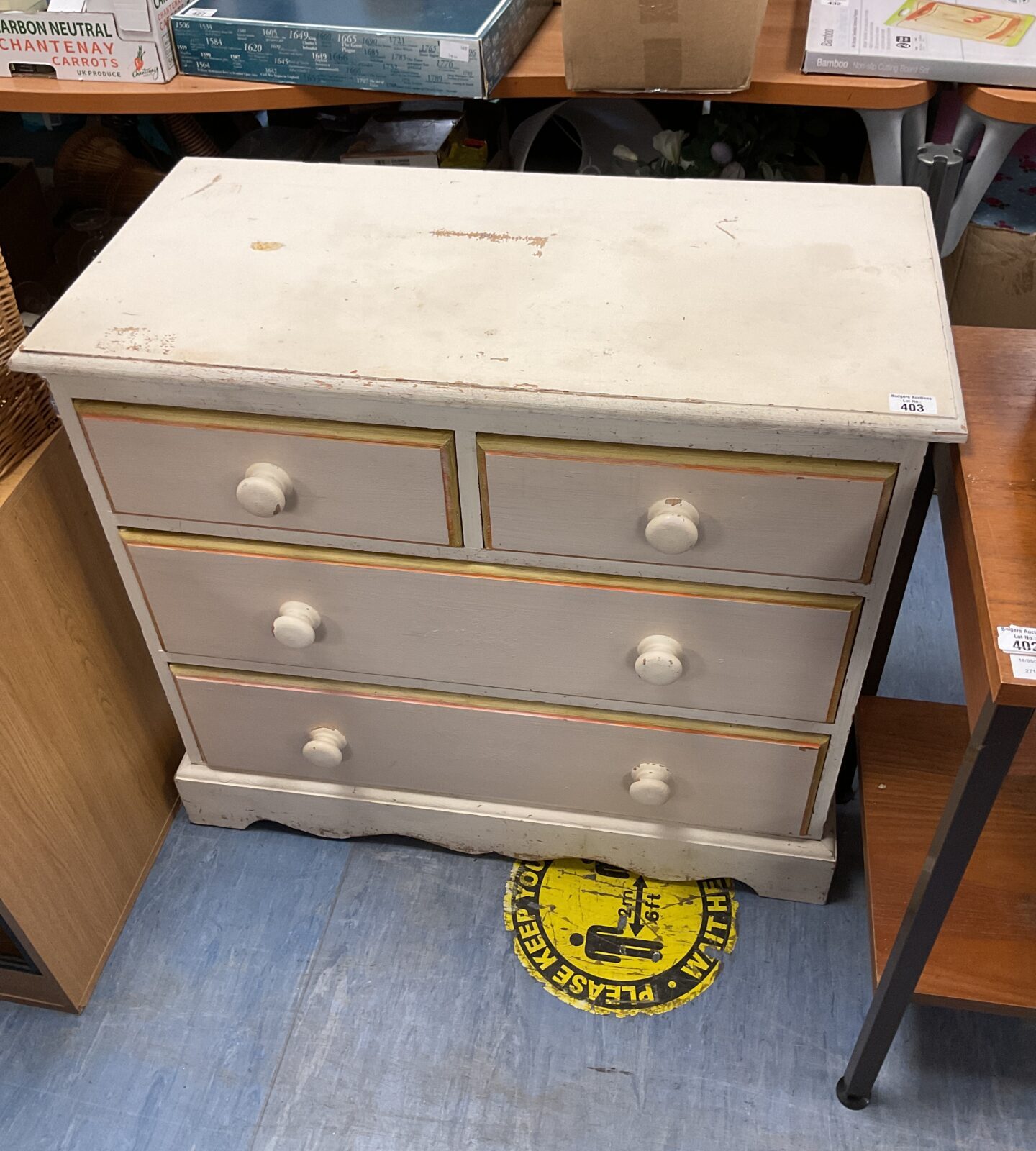 White decoraters two over two chest of draws