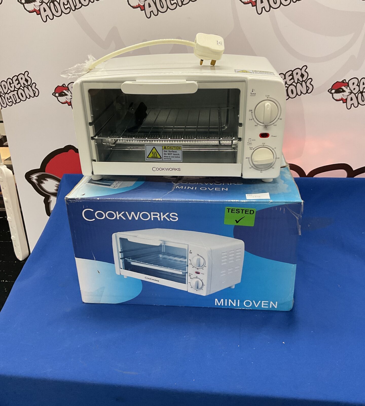 Cook works mini oven looks new tested working