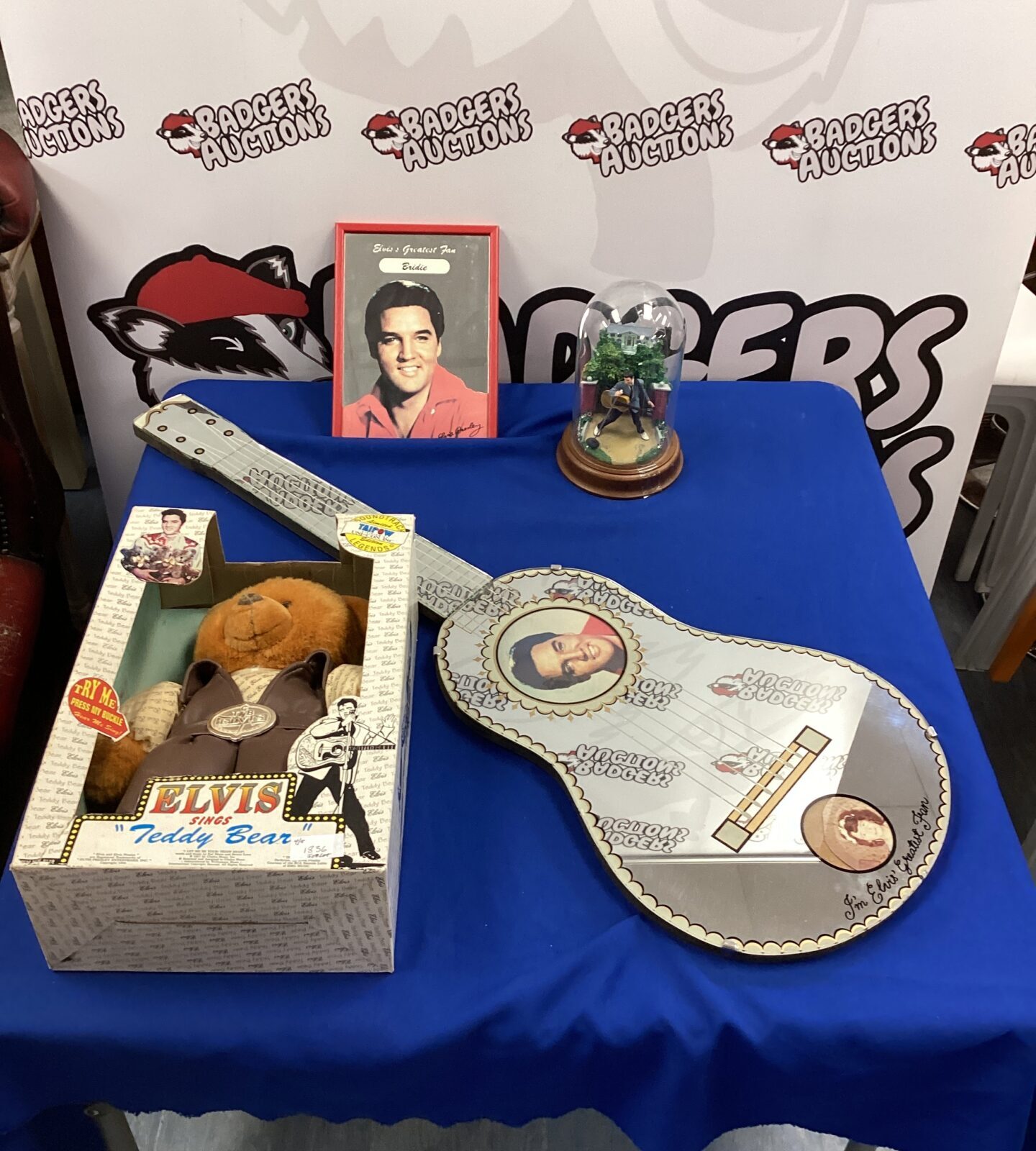 Quantity of Elvis Presley memorabilia inc elvis teddy bear, guitar style elvis mirror & elvis domed ornament