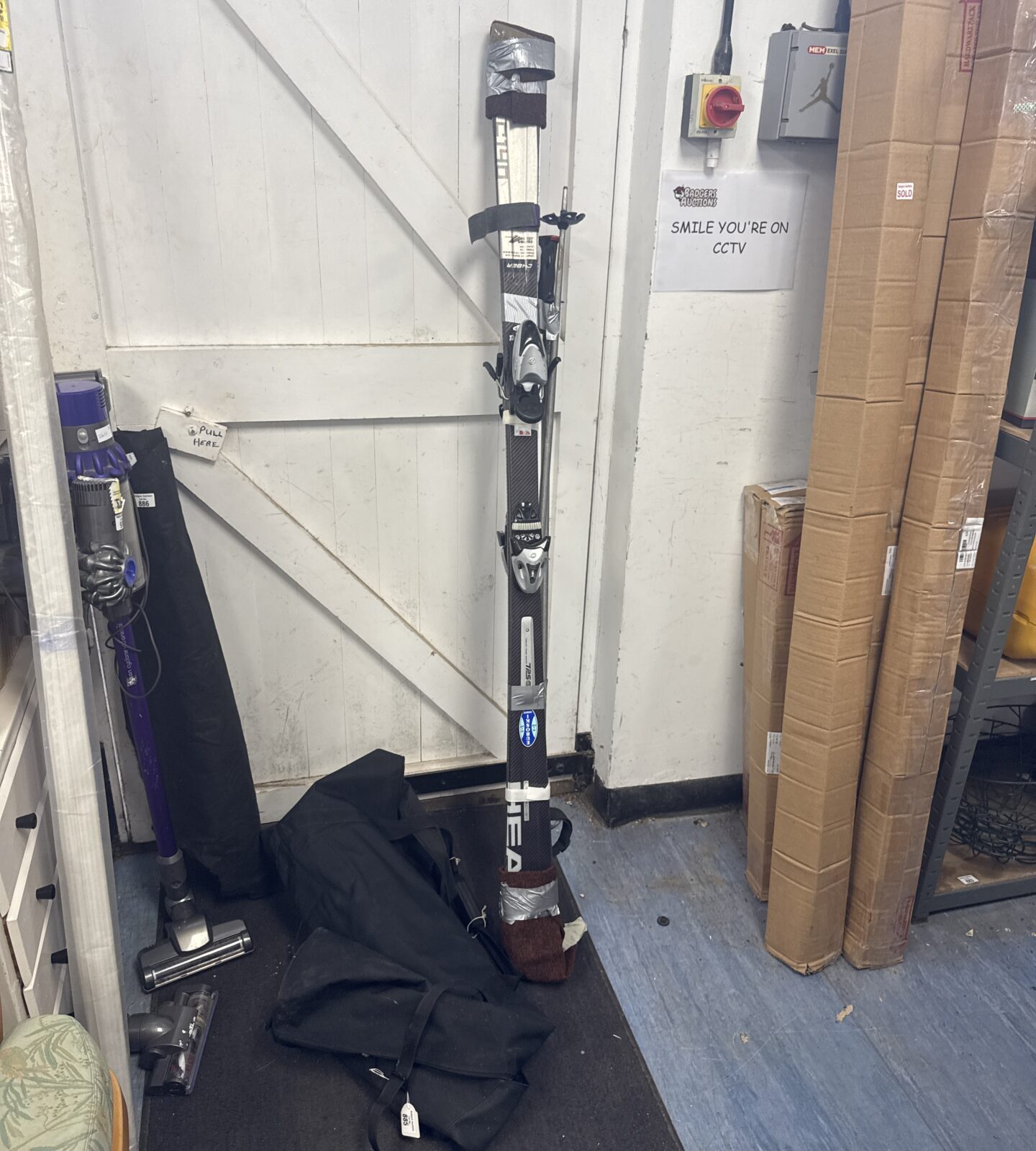 Set of head c140 carbon jacket skis with poles & travel bag - have some cosmetic marks