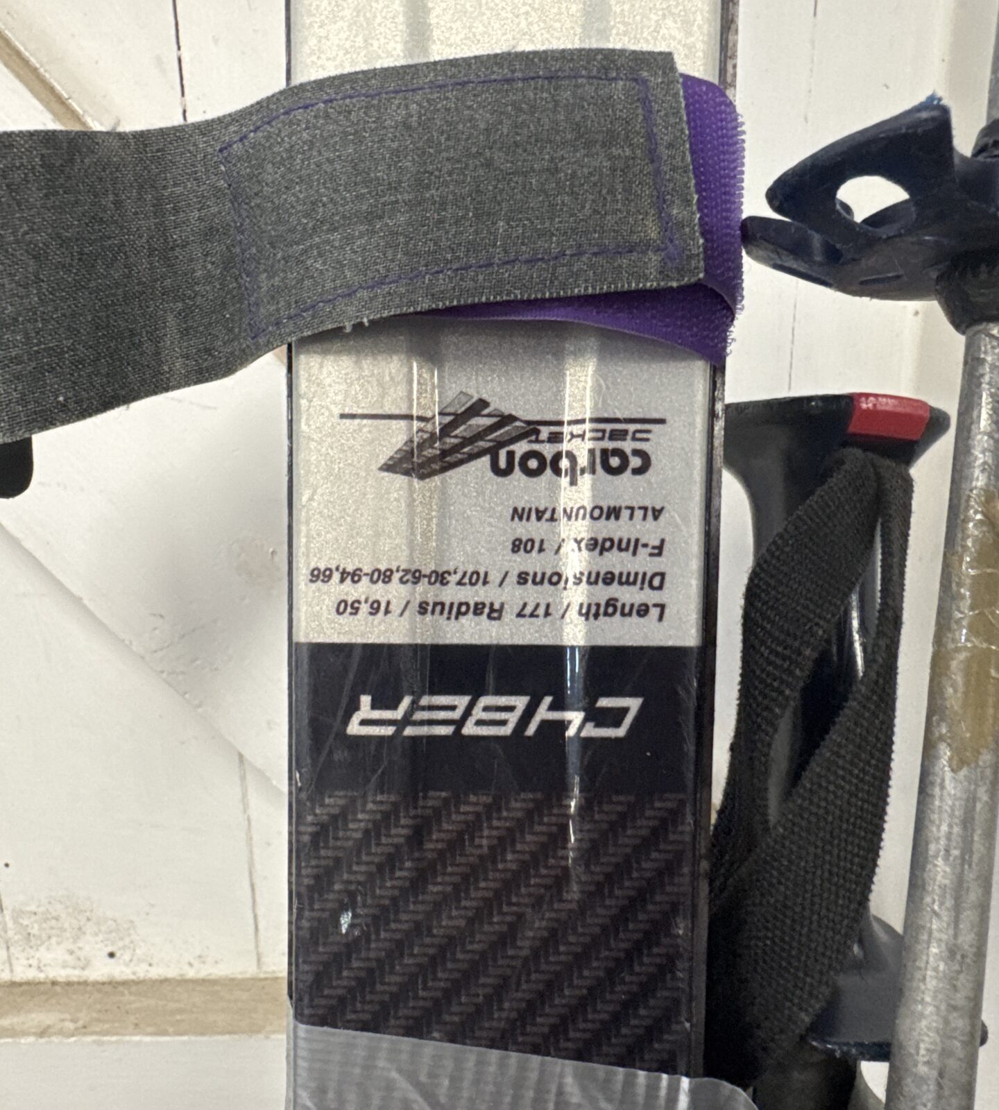 Set of head c140 carbon jacket skis with poles & travel bag - have some cosmetic marks - Image 2