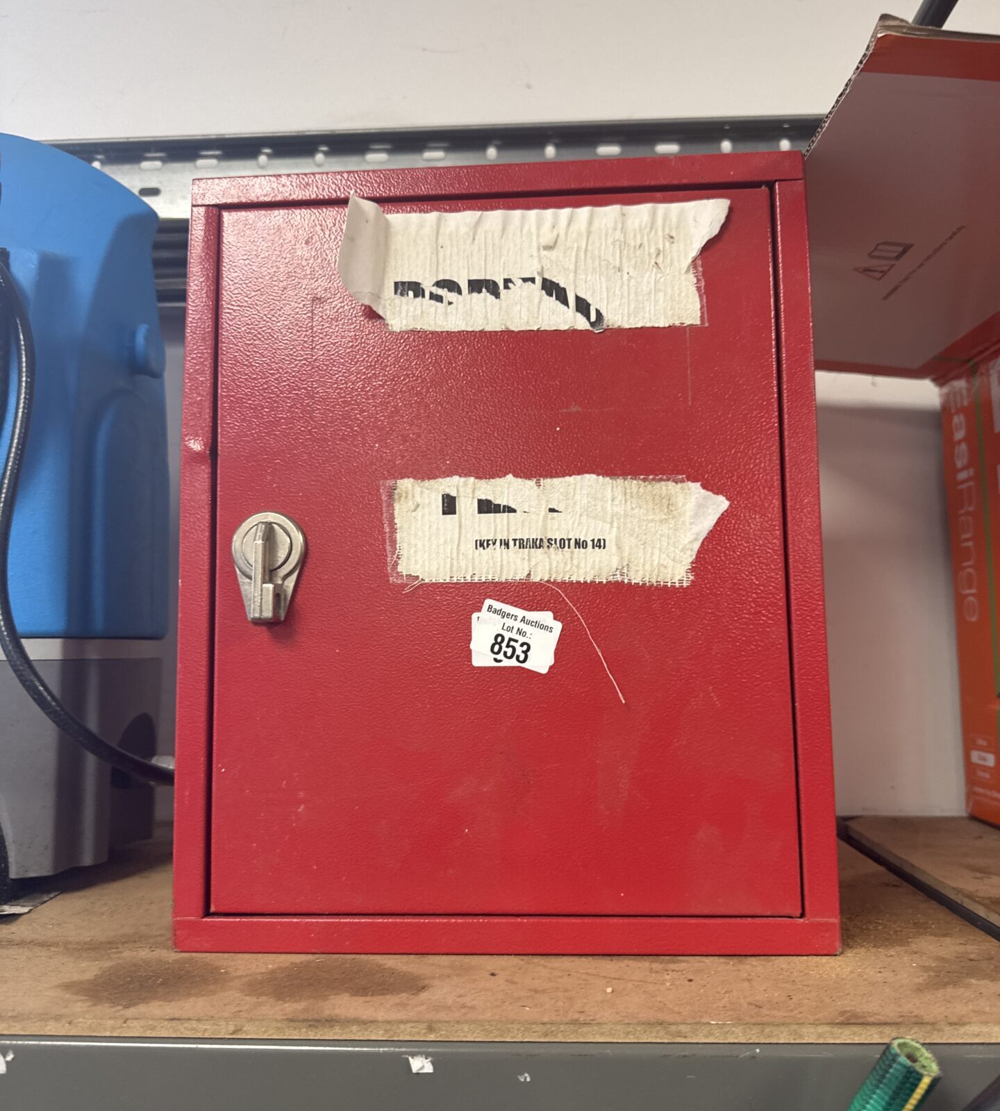 Metal wall storage box