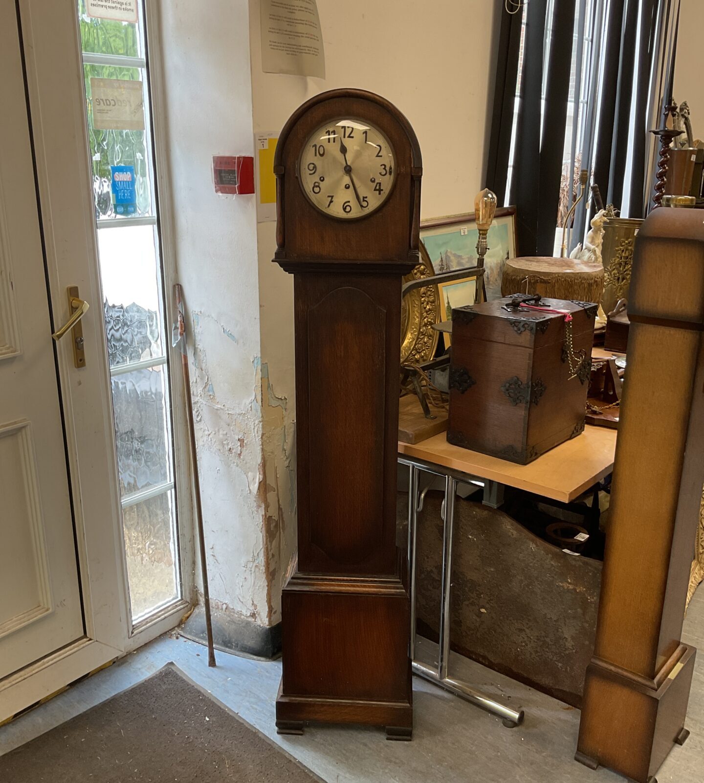 Mid century chiming mechanical granddaughter clock – Badgers Auctions