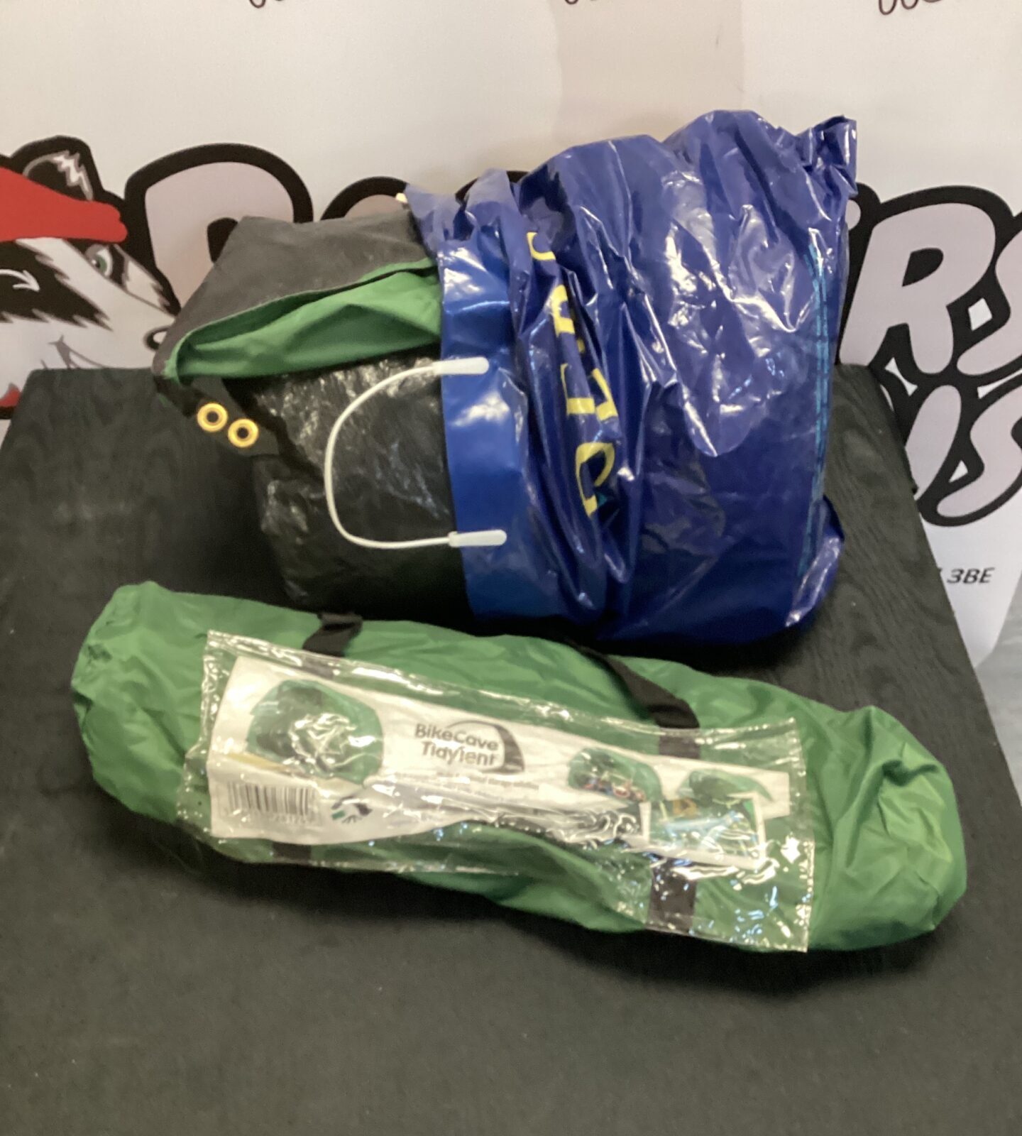 Bike cave tidy tent with cover