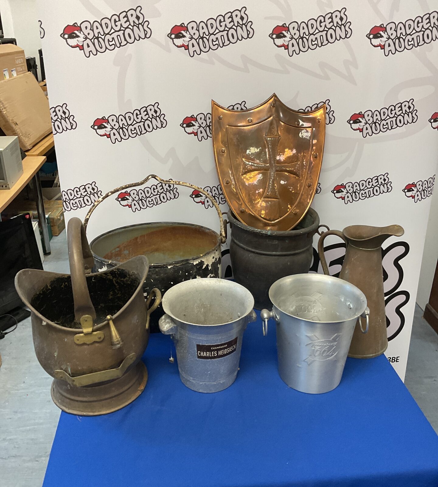 Lot of mixed metalware including copoer shield, copper scuttle & cast iron cauldron