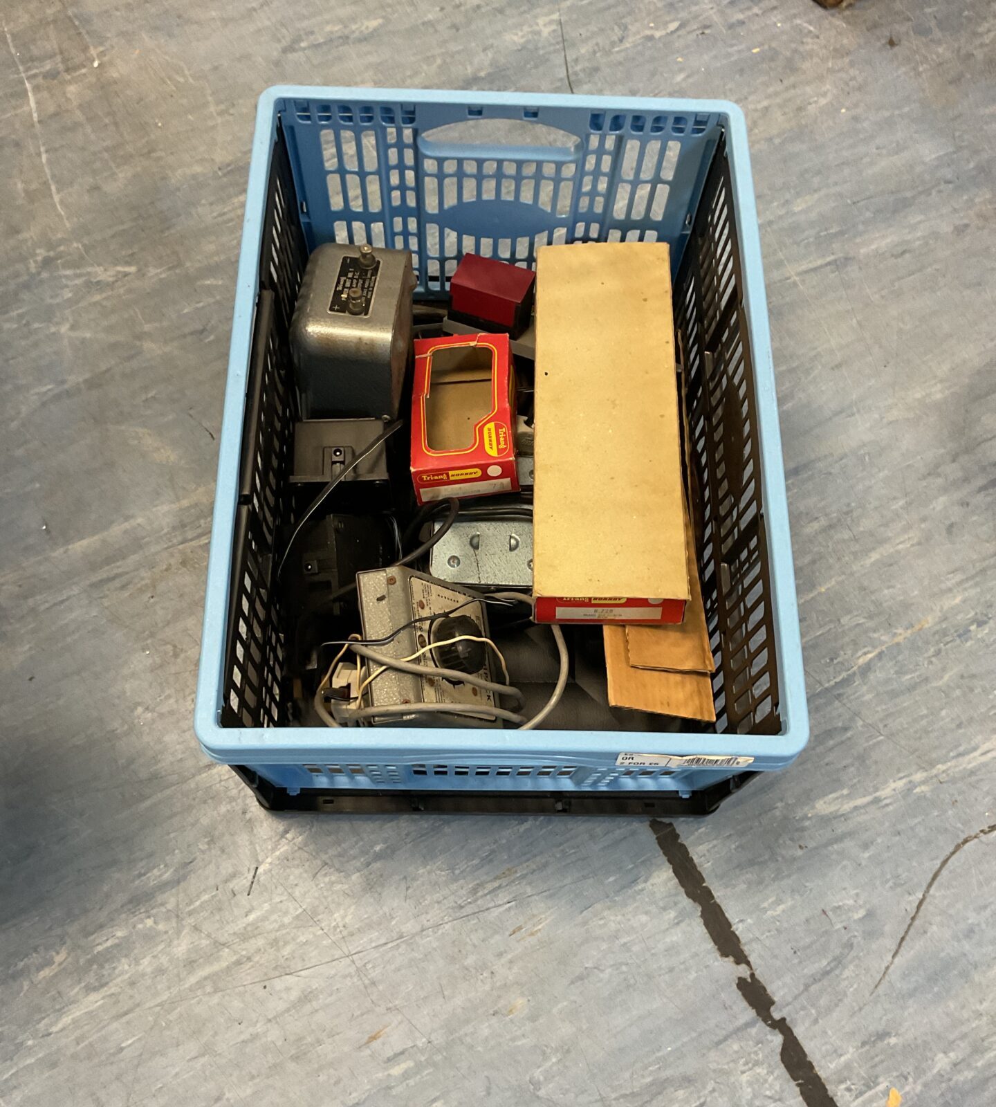 5 boxes of mixed vintage hornby trains, carriages, tracks parts and others - Image 4