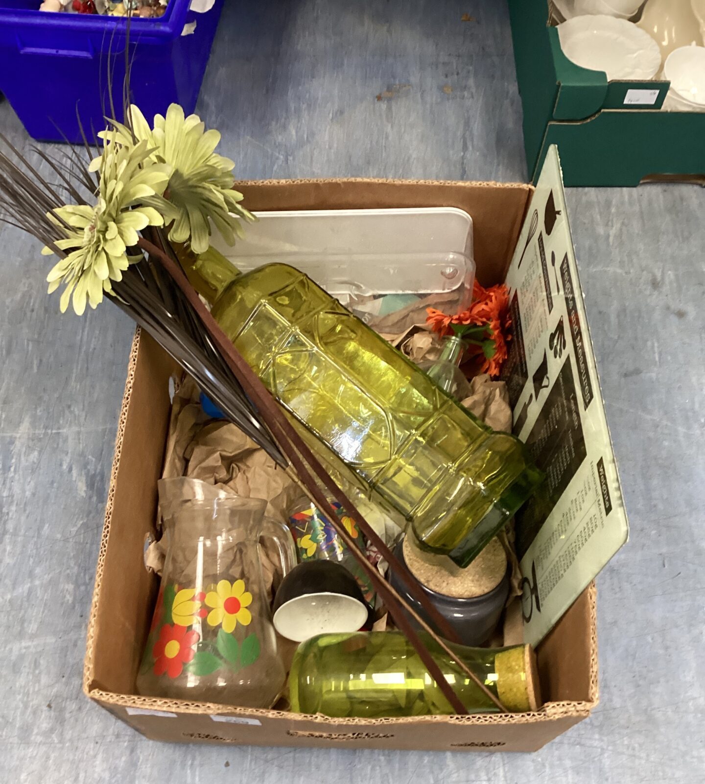 Box of mixed items inc tall glass vase