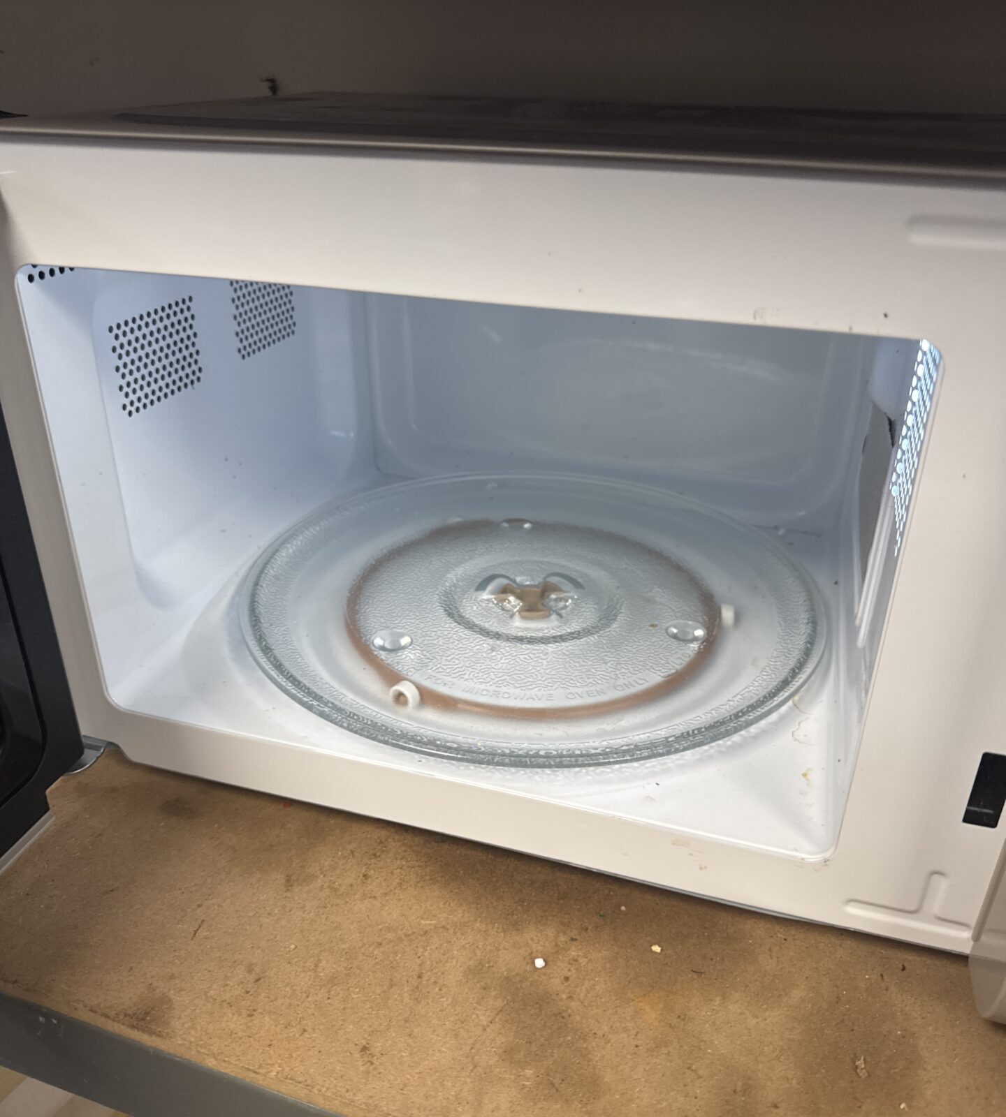 Haden microwave - working - Image 2