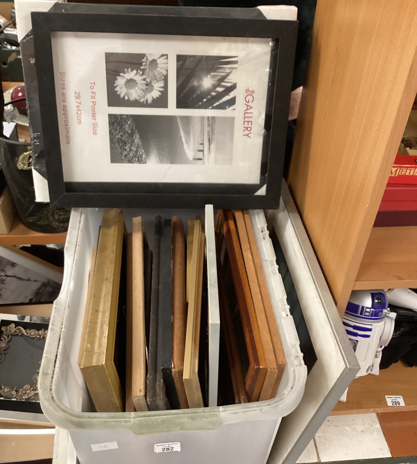 Large quantity of picture frames