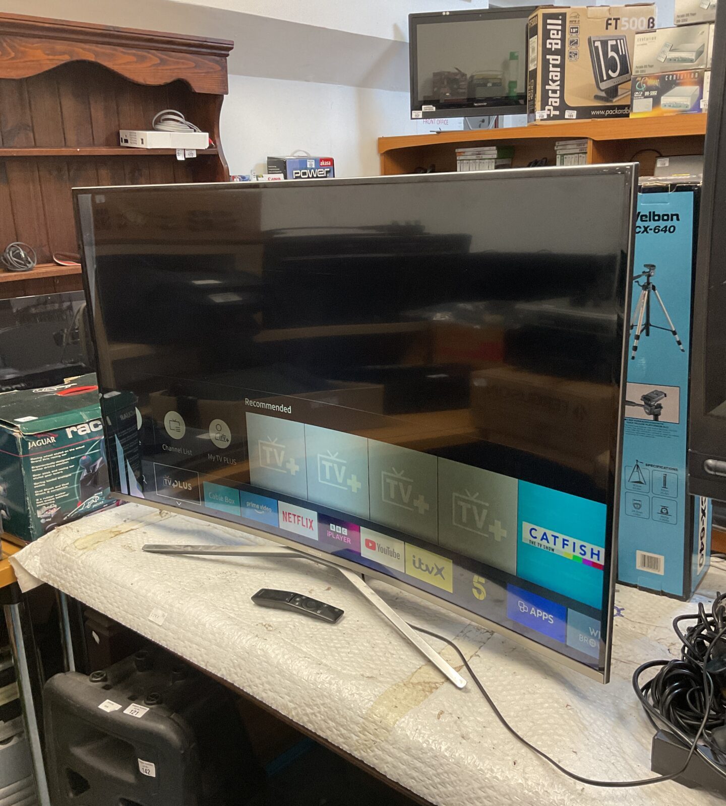 Samsung 50” curved smart tv with remote working but cracked screen