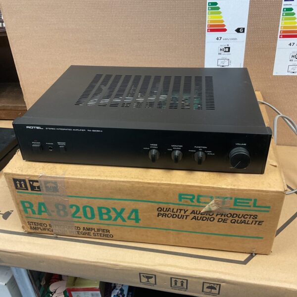 Rotel ra-820bx4 amplifier