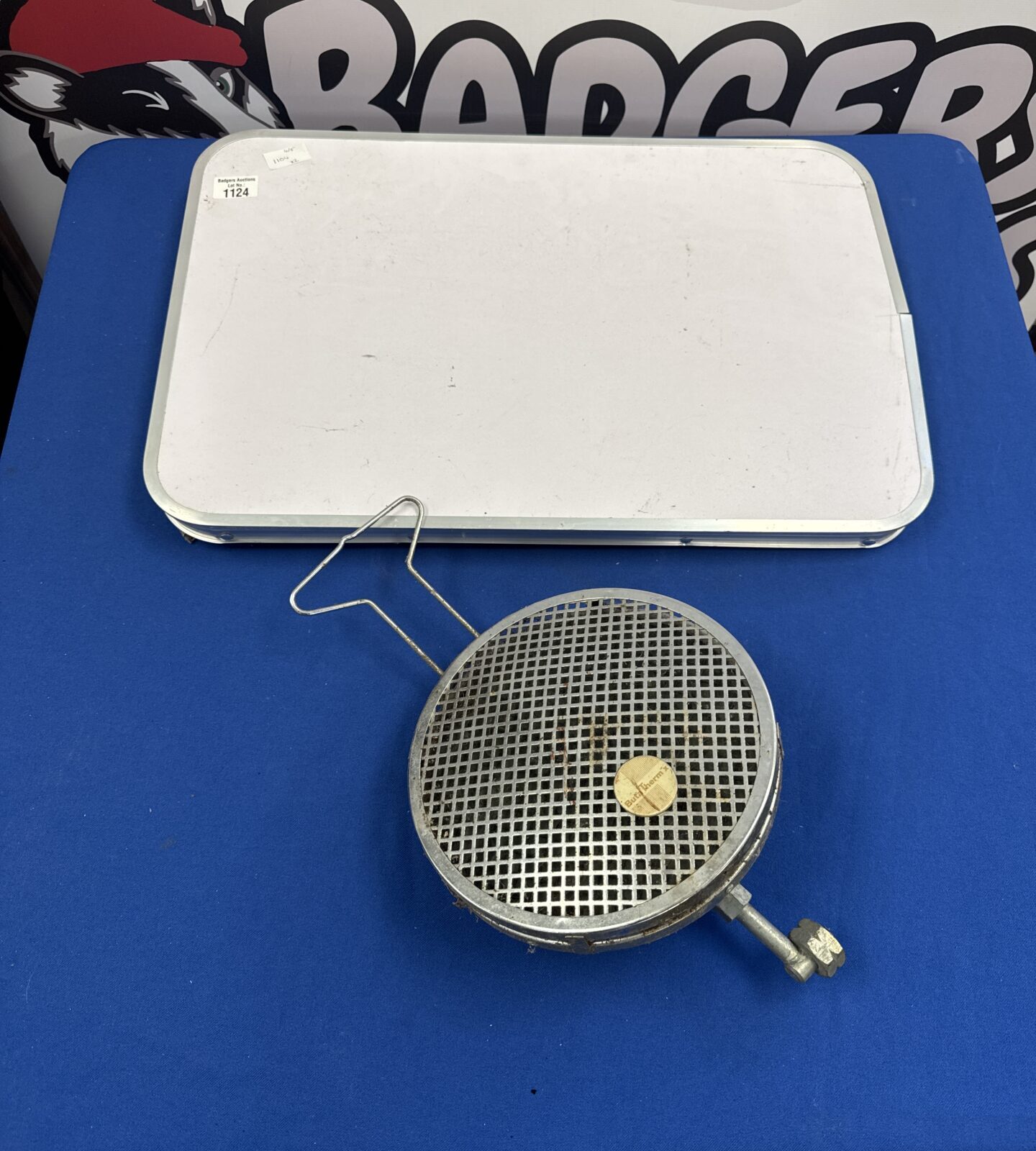 Small folding table with butatherm x heater