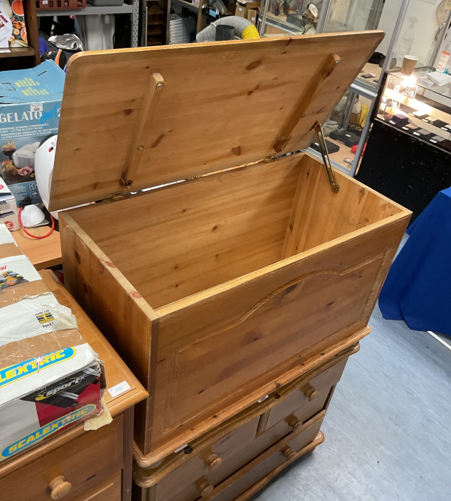 Small pine chest - Image 2