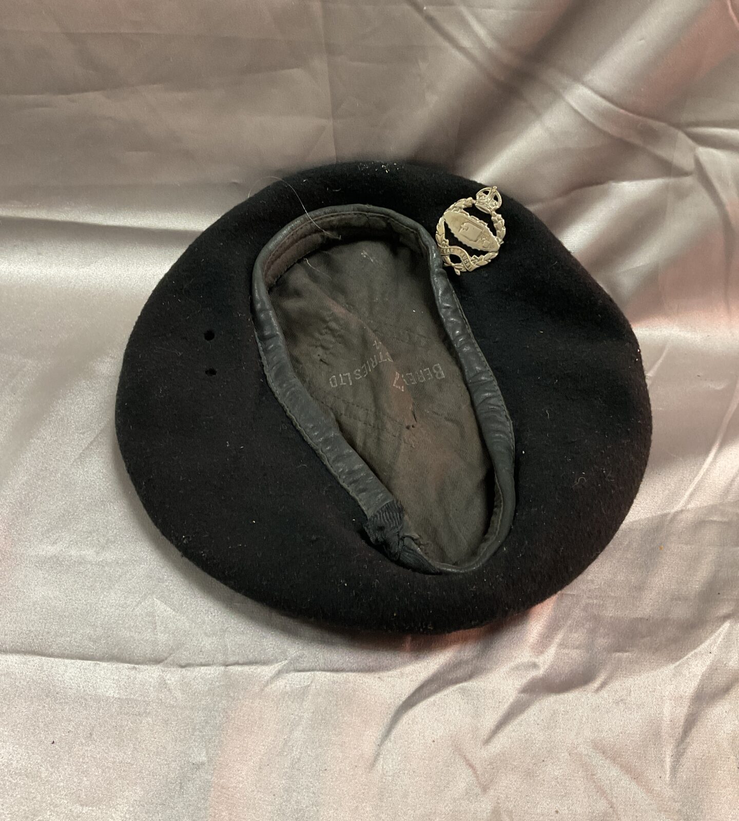 Ww2 Tank regiment beret with badge