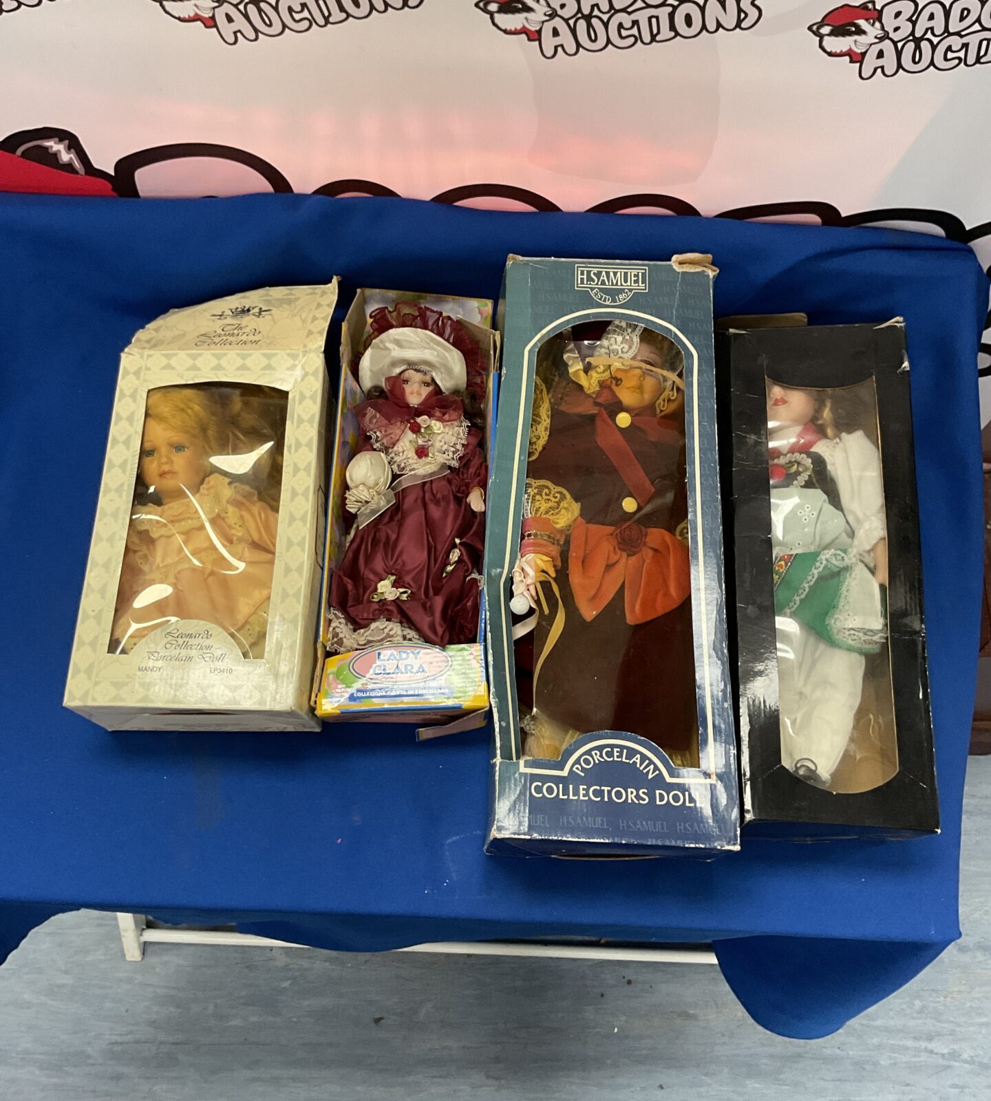 Selection of boxed vintage collectors dolls inc porcelain and H Samuel
