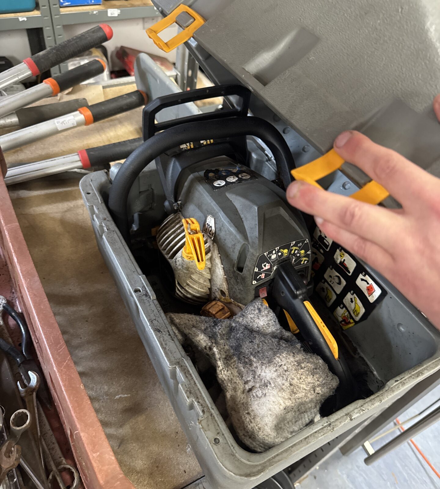 Ryobi petrol chainsaw in case - untested