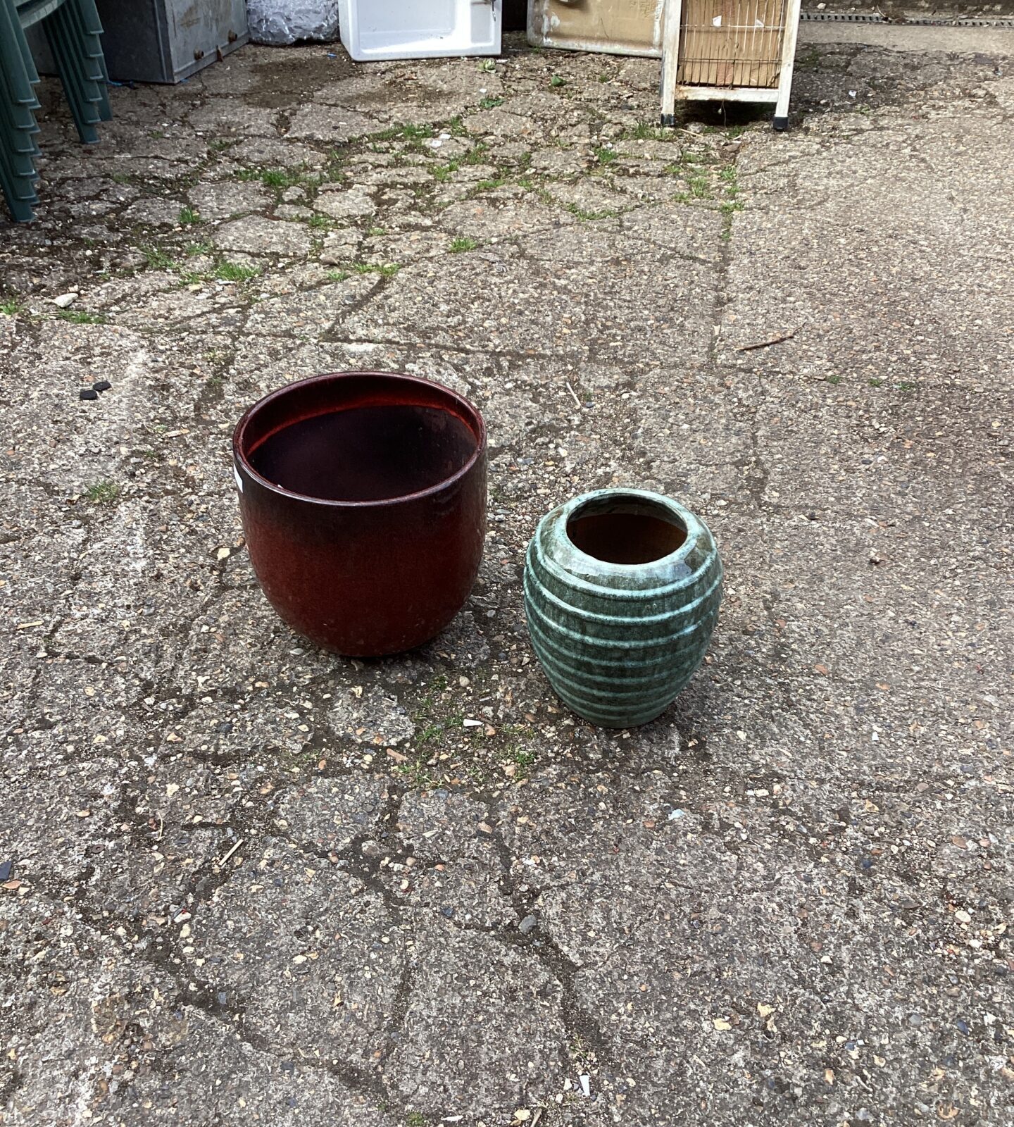 Two glazed garden pots