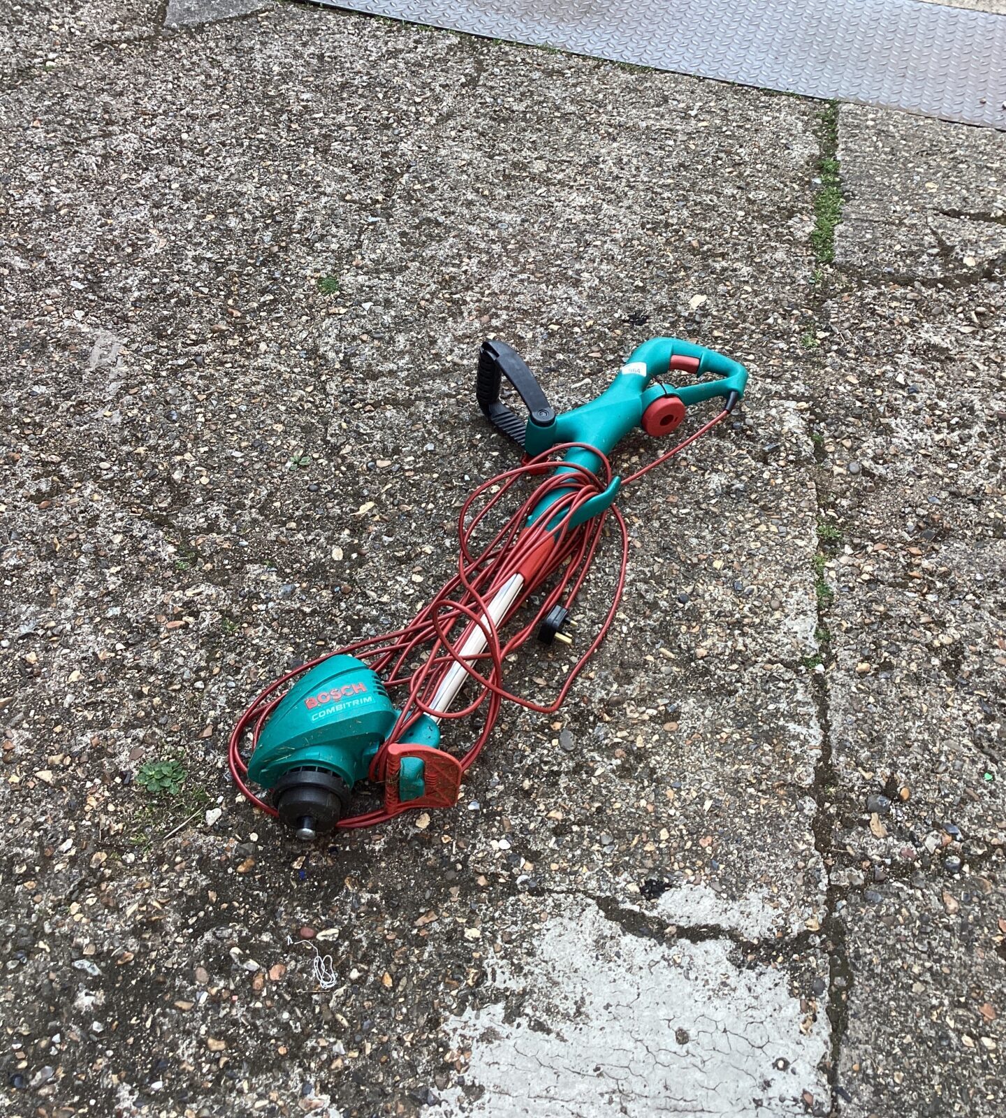 Bosch Electric Strimmer sold as seen