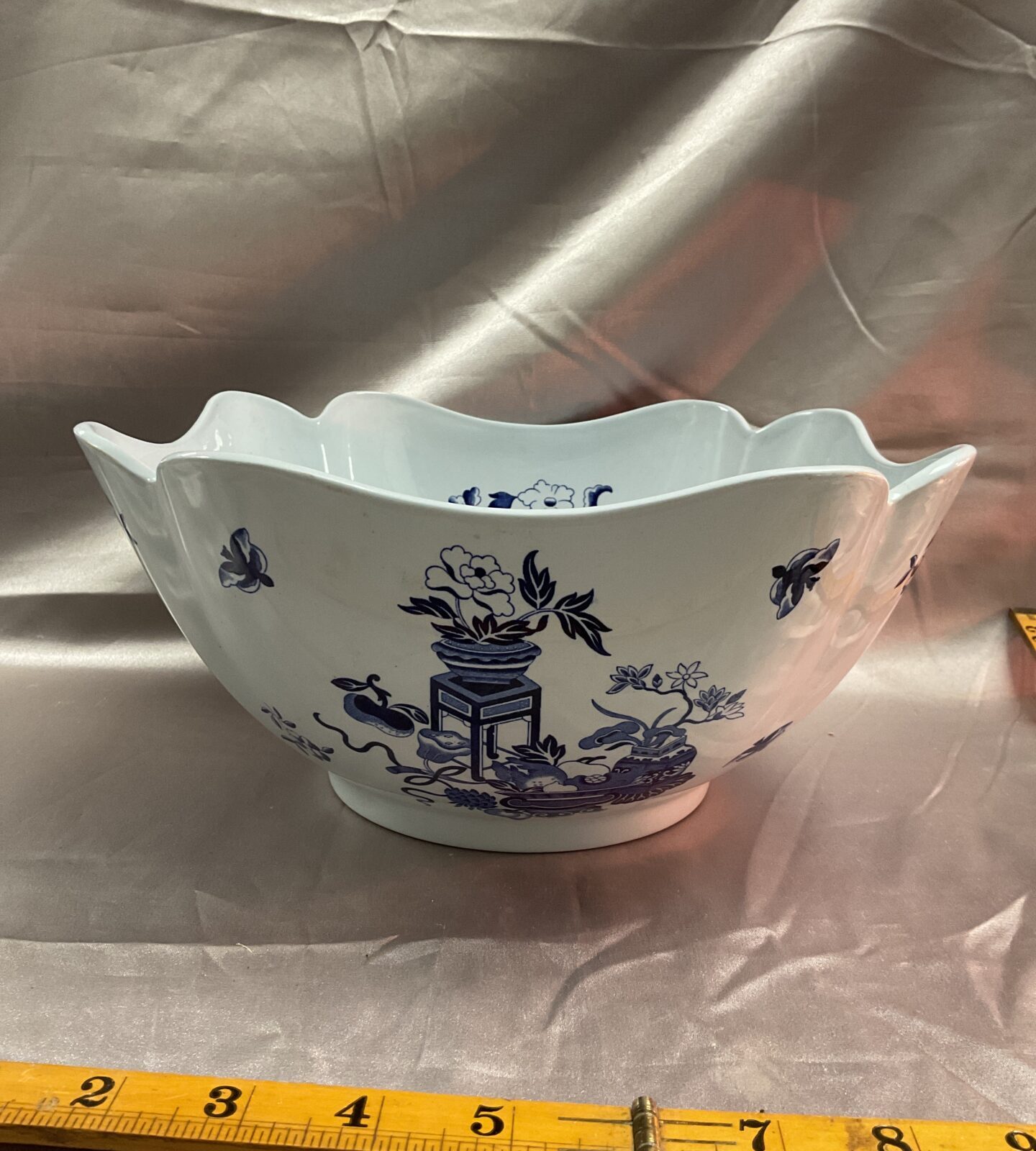Pose Blue Bowpot 9.5” Bowl