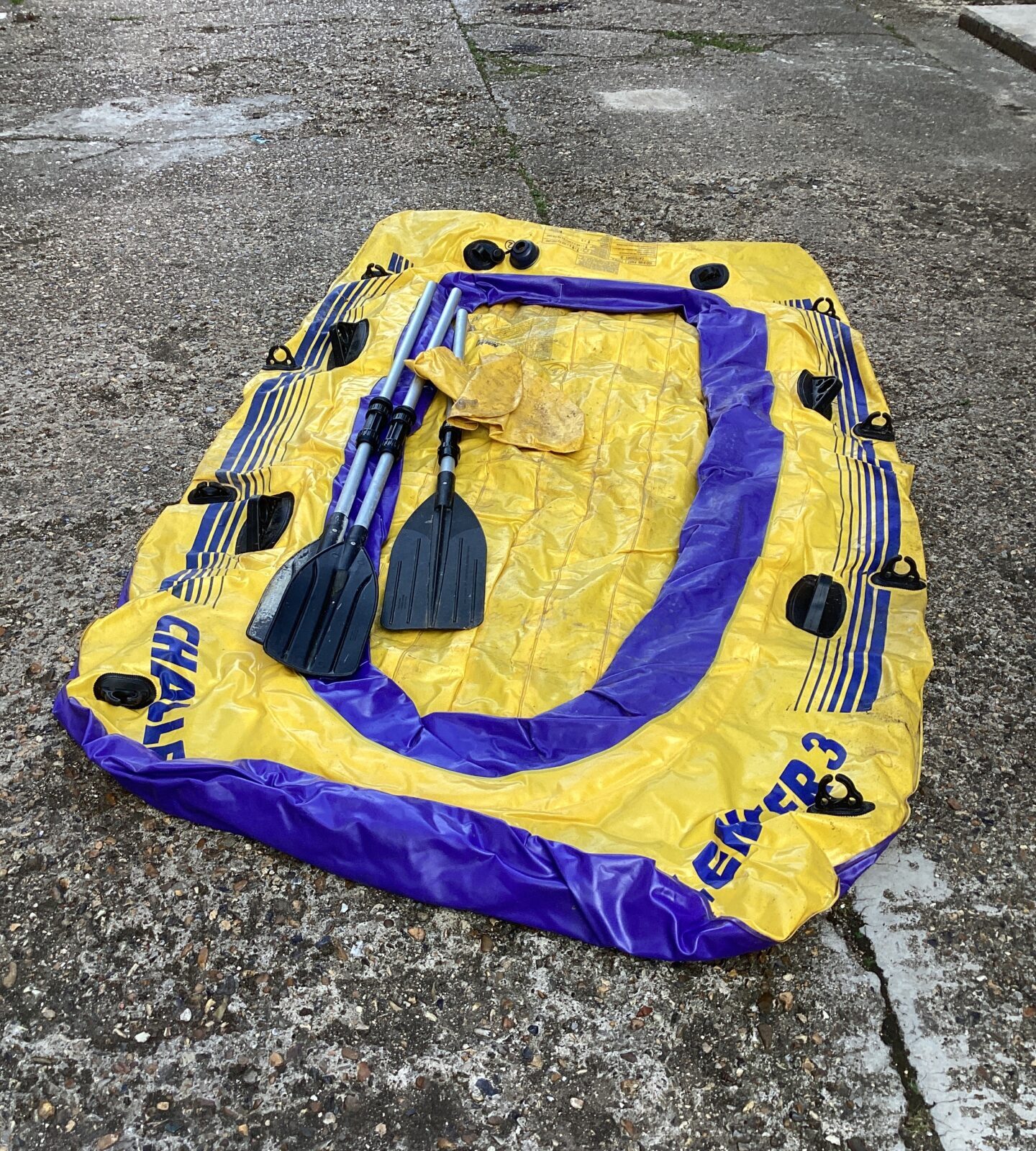 Challenger Three inflatable boat with paddles
