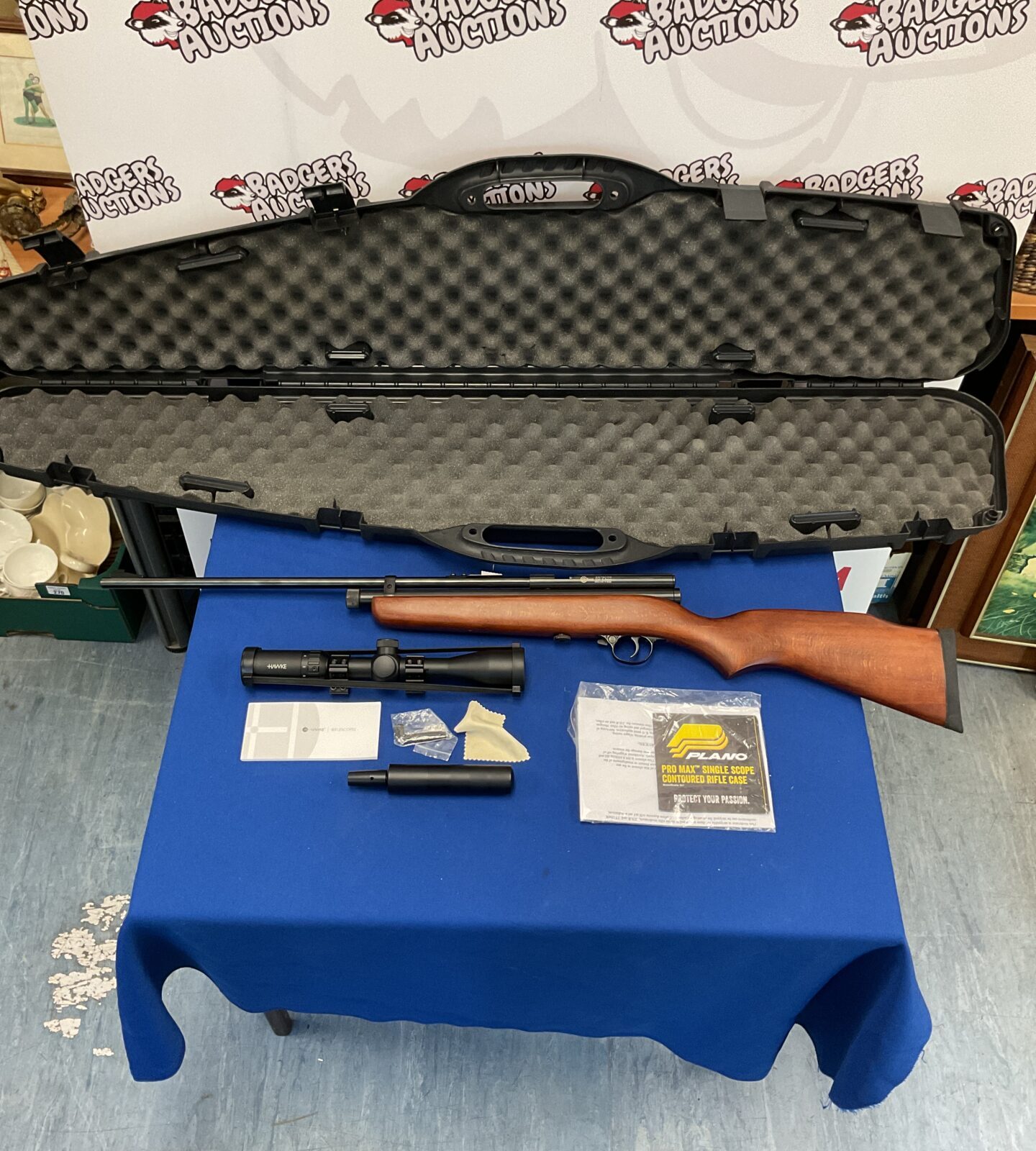 Smk XS78CO2 co2 22cal air rifle with Hawke vantage 3-9x40 scope and modertor. In pro max protector pillar lock case