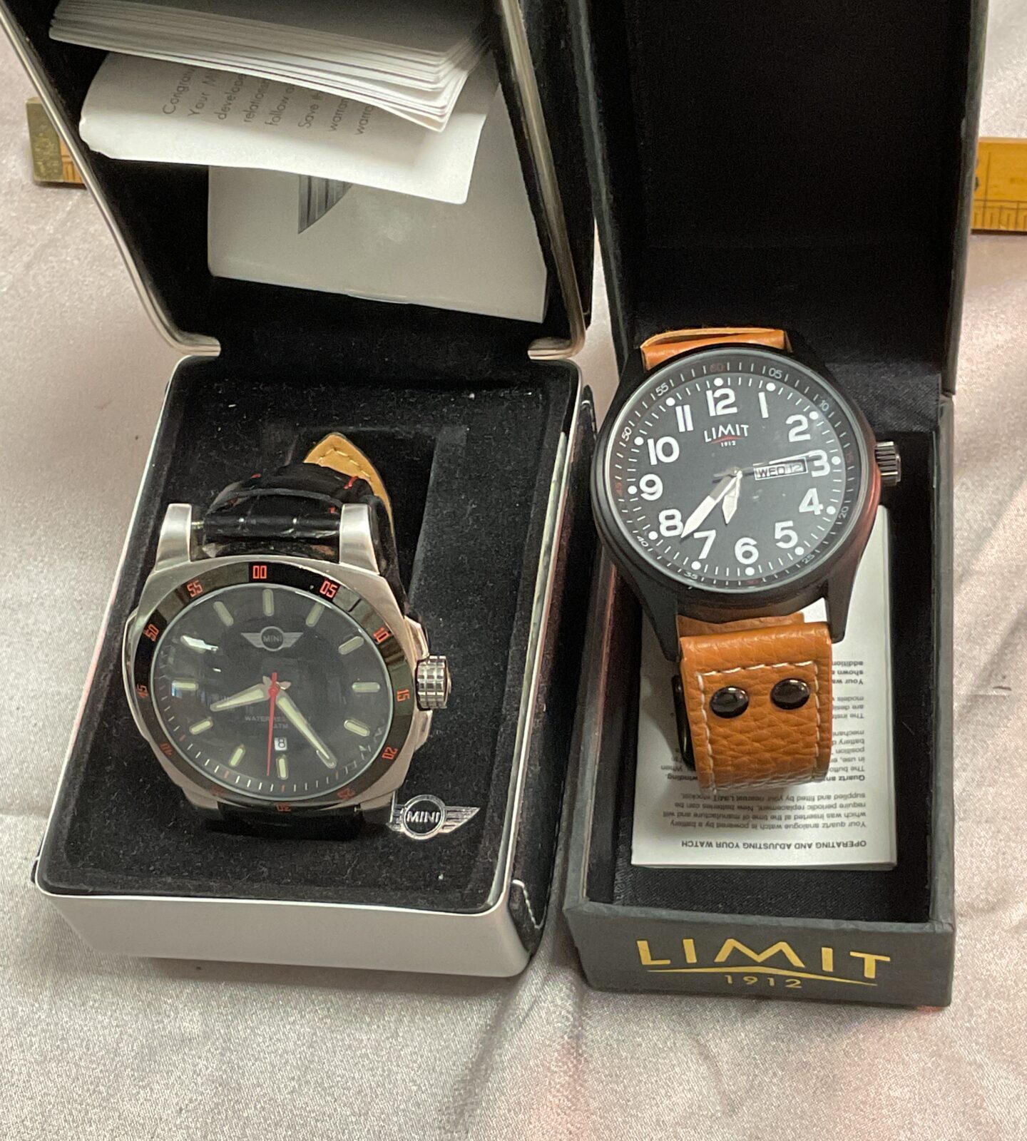 BMW Mini quartz watch and limit quartz watch working