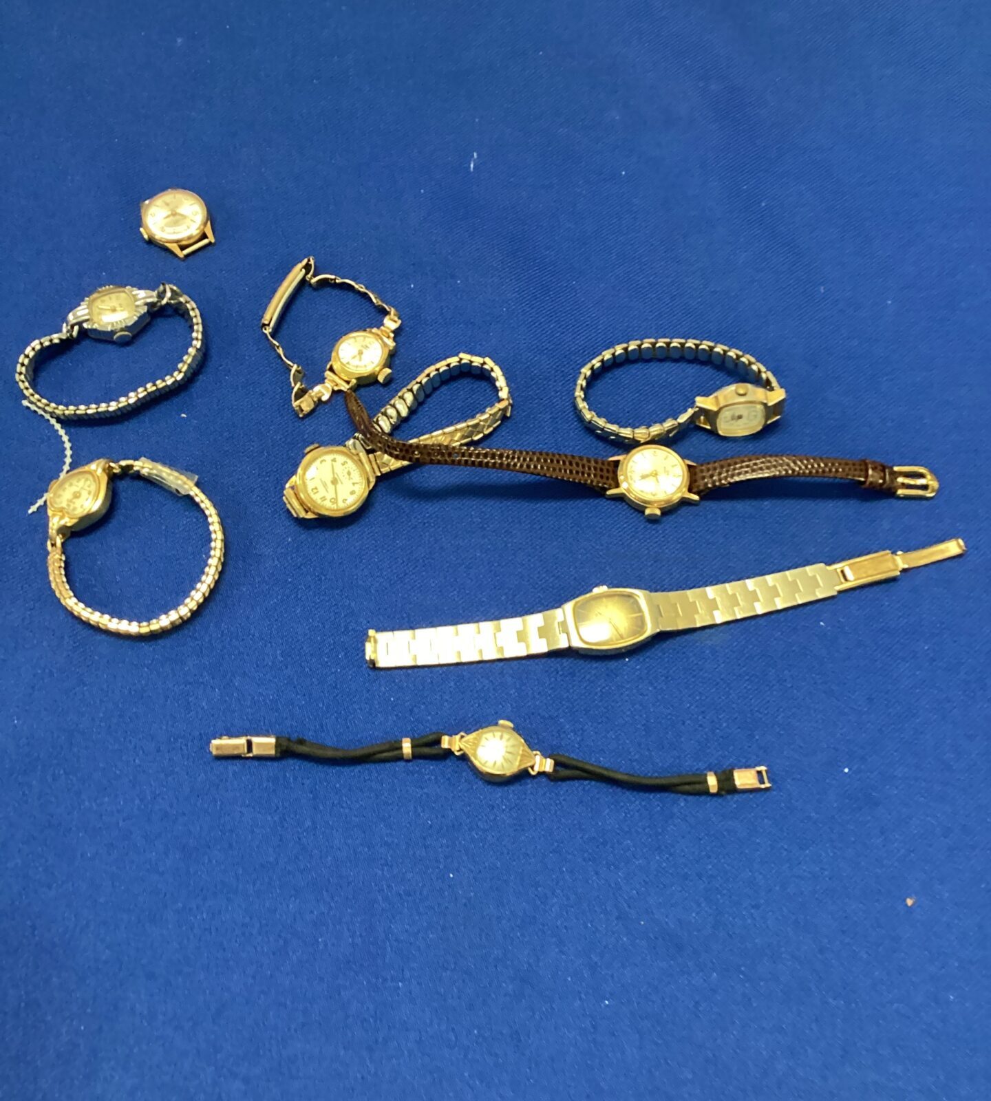 Small quantity of ladies wrist watches