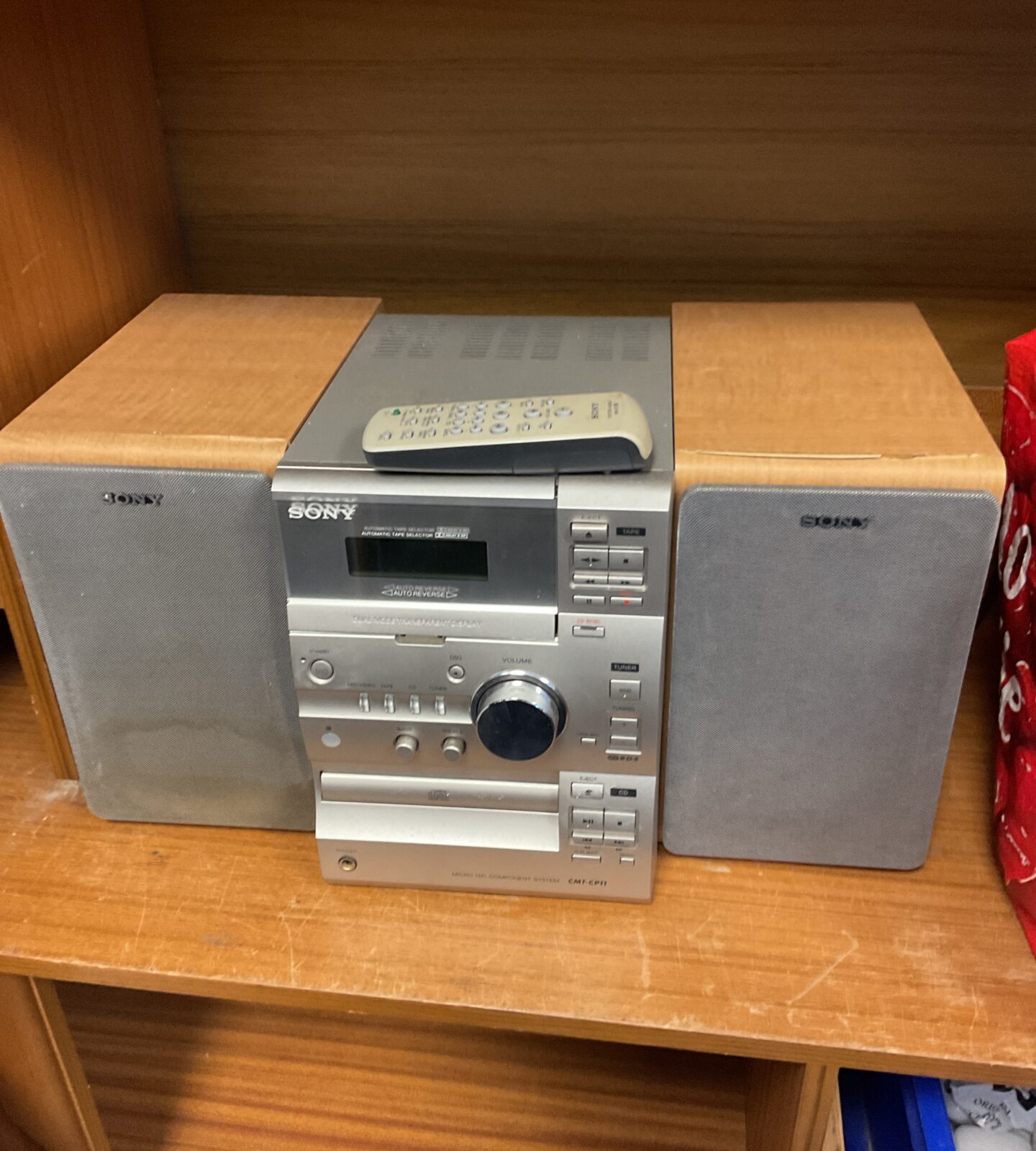 Sony cmt-cp11 cd cassette hifi system with remote