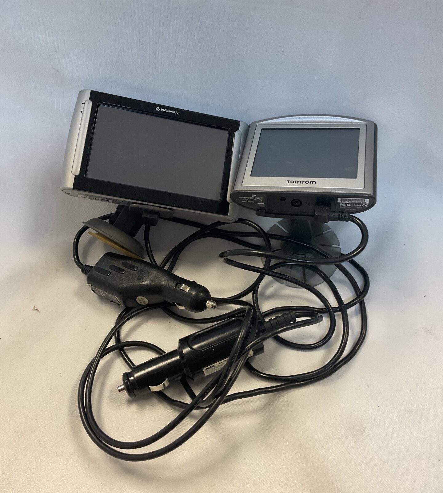 Navman & tomtom satnavs with cables
