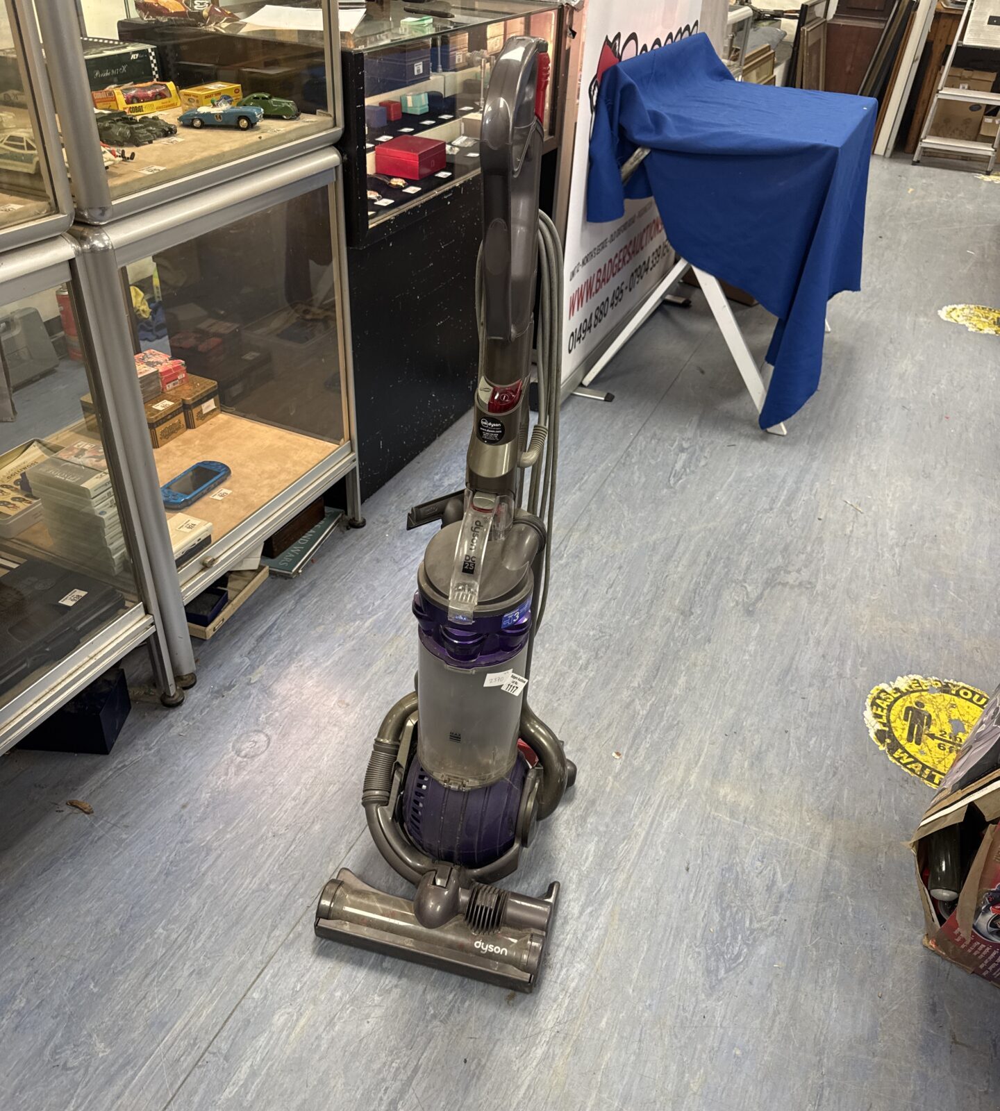 Dyson dc25 ball hoover - powers on but brush head not spinning