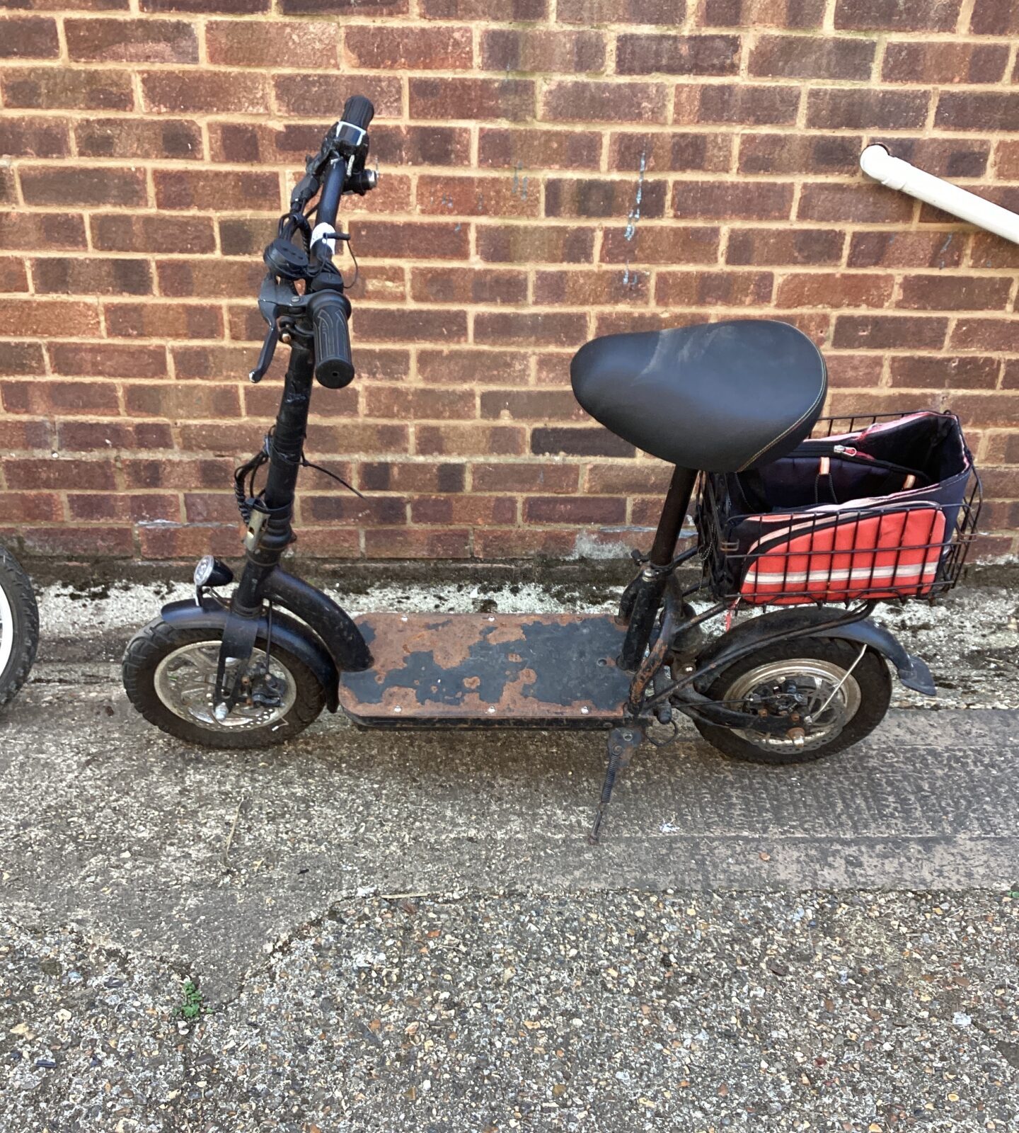 zipper scooter working