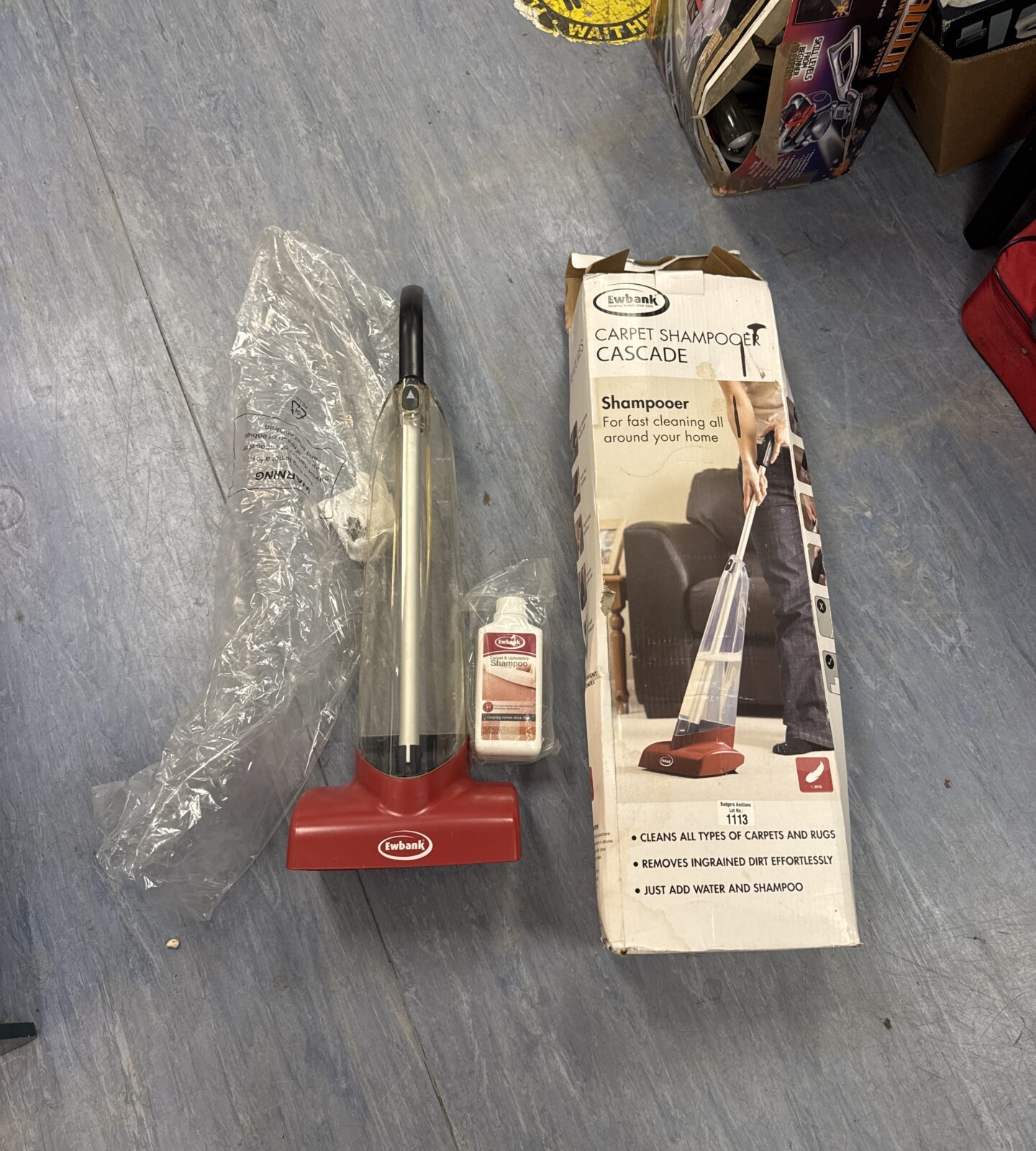Ewbank carpet shampooer with bottle of shampoo - appears new