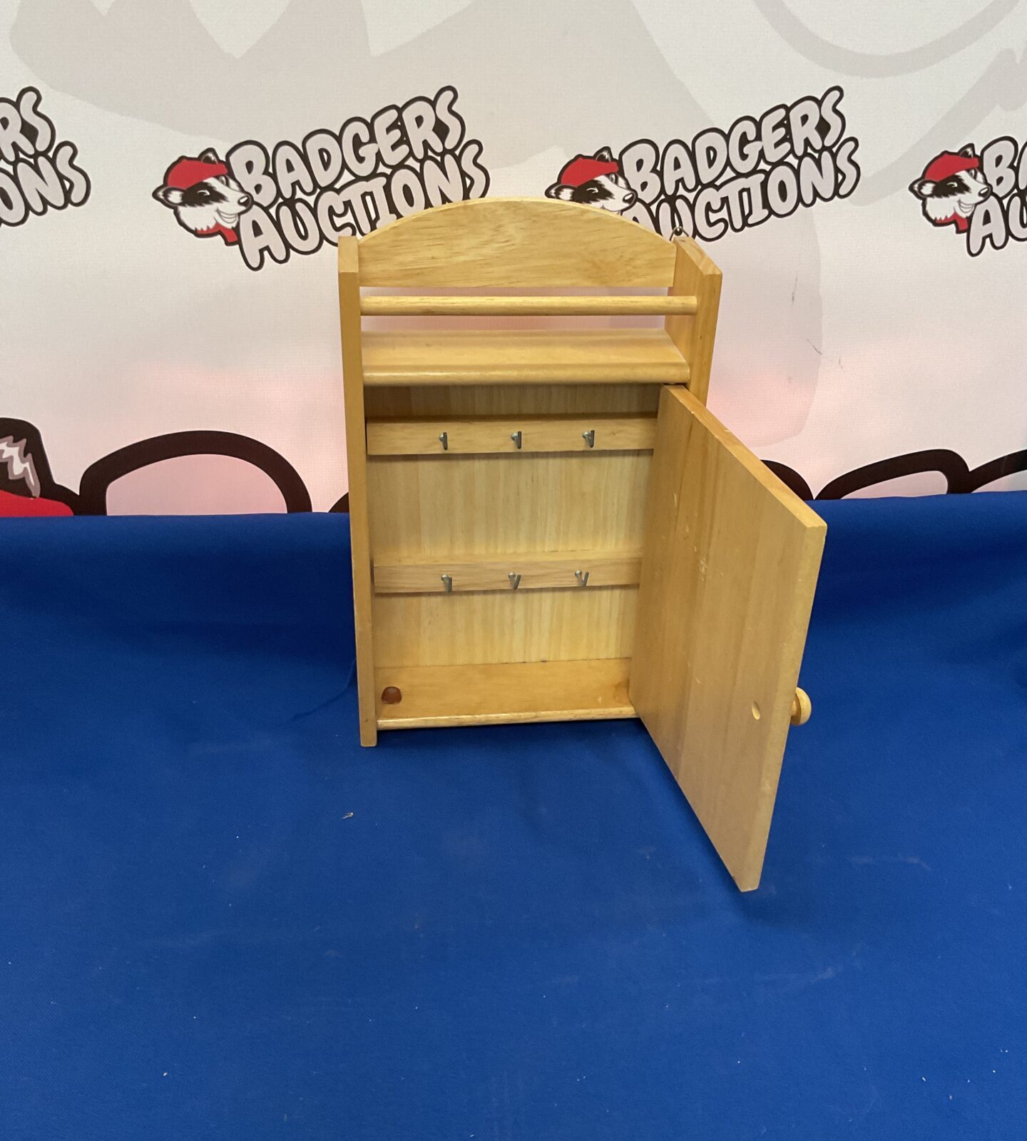 Wooden key box - Image 2