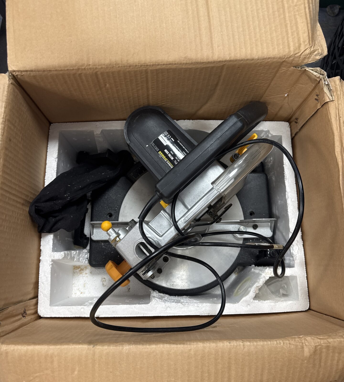 Directpower 8.5” mitre saw - working