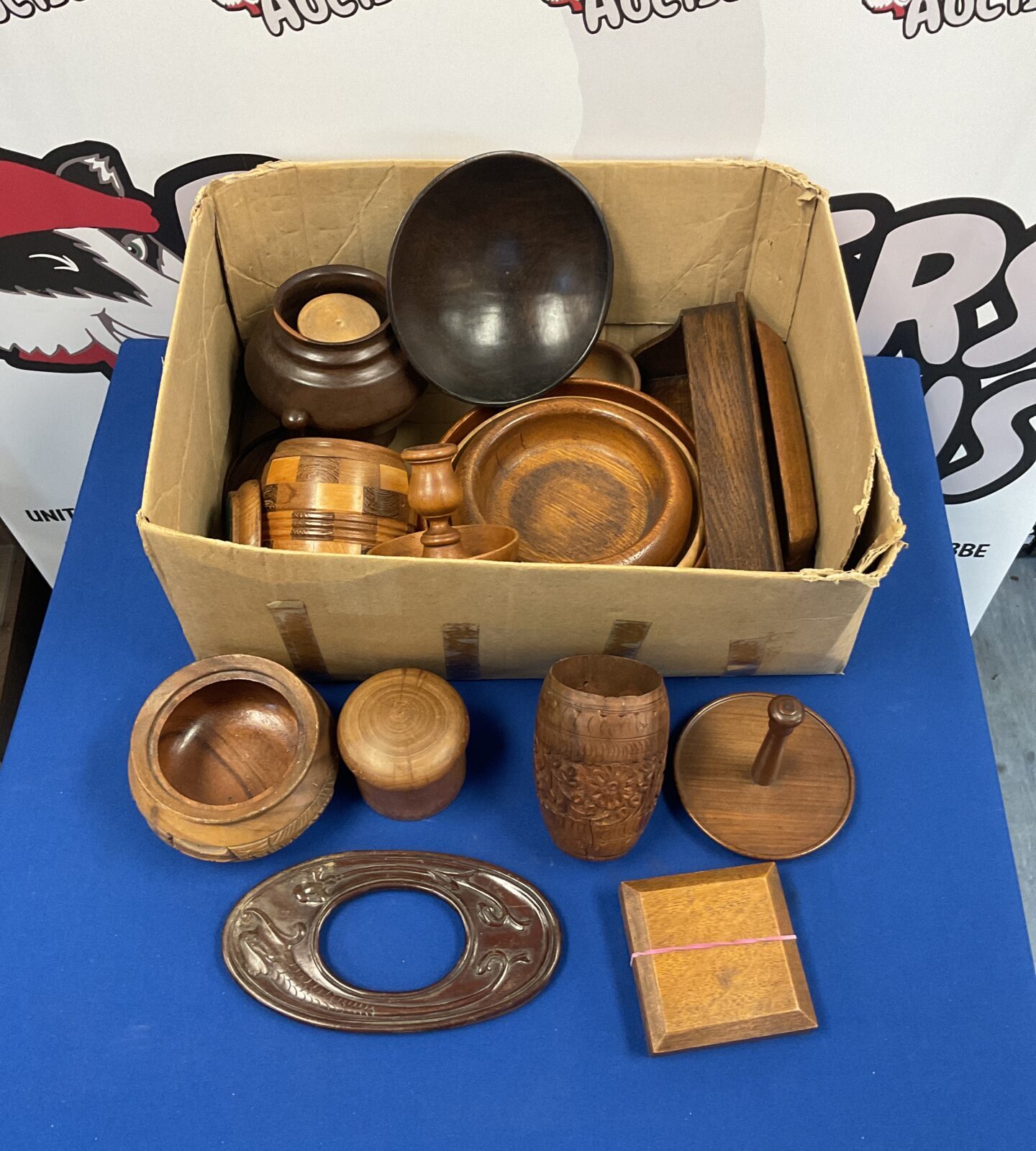 Box of wooden bowls & treen including carved barrel