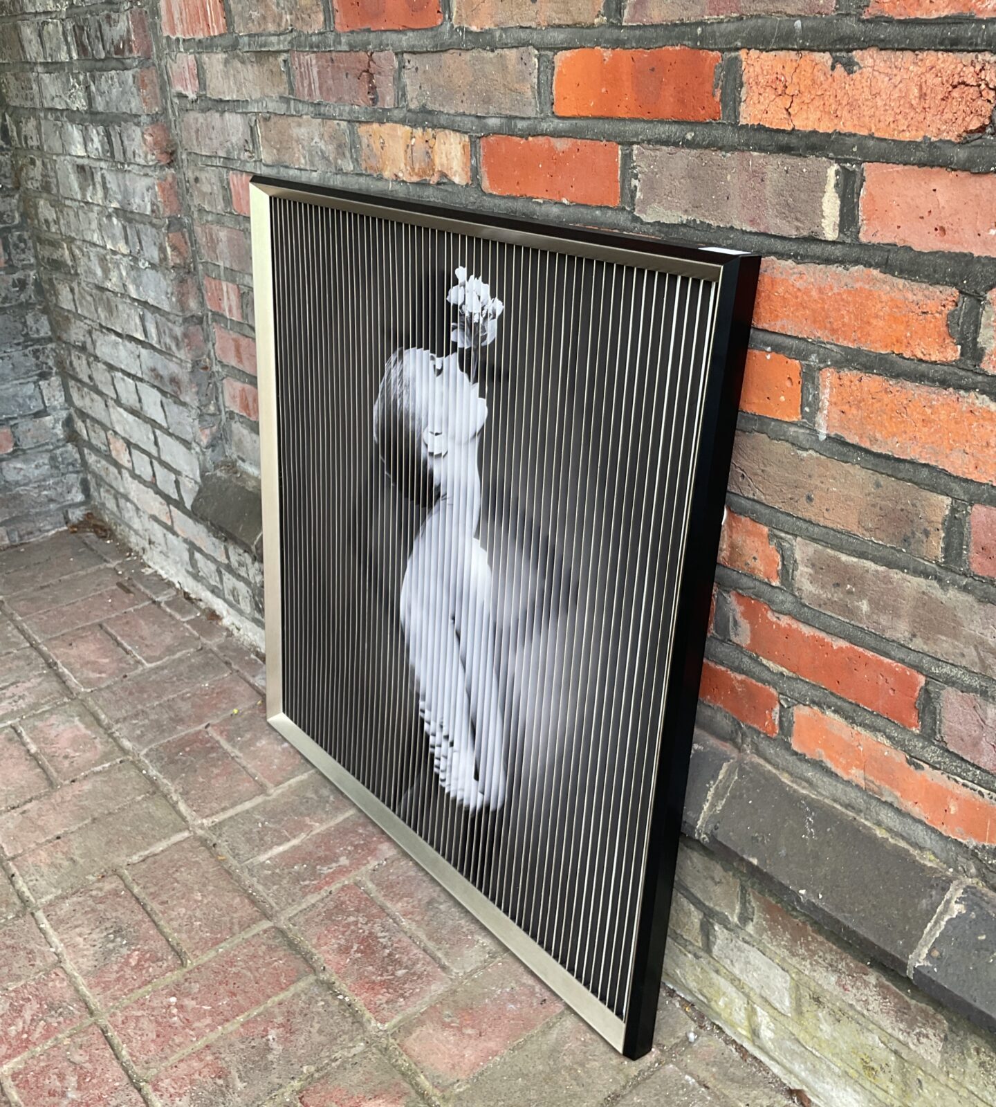 Large 3 way optical print of a fashionable lady - Image 2