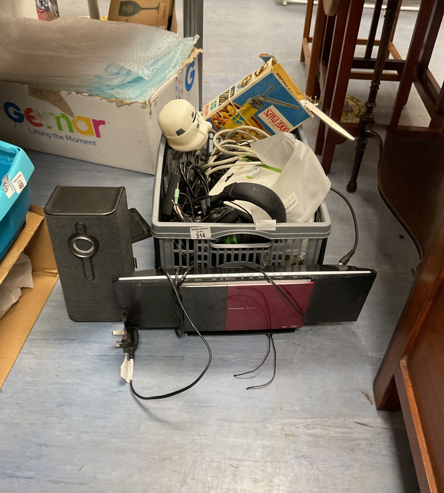 Crate of mixed electricals inc cabling and panasonic cd player