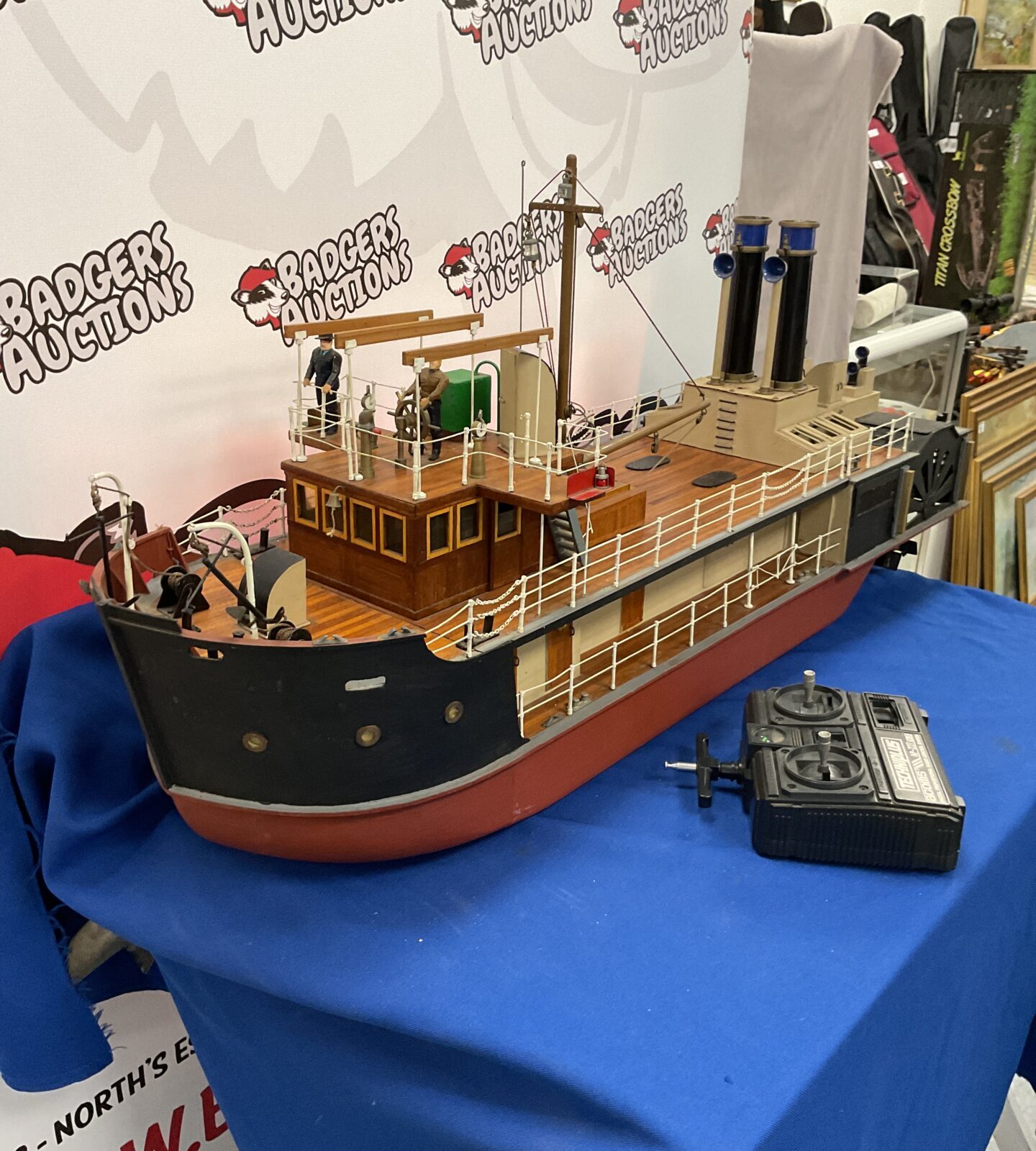 Medium 38” Radio control paddle steamer with remote Controller - Image 2