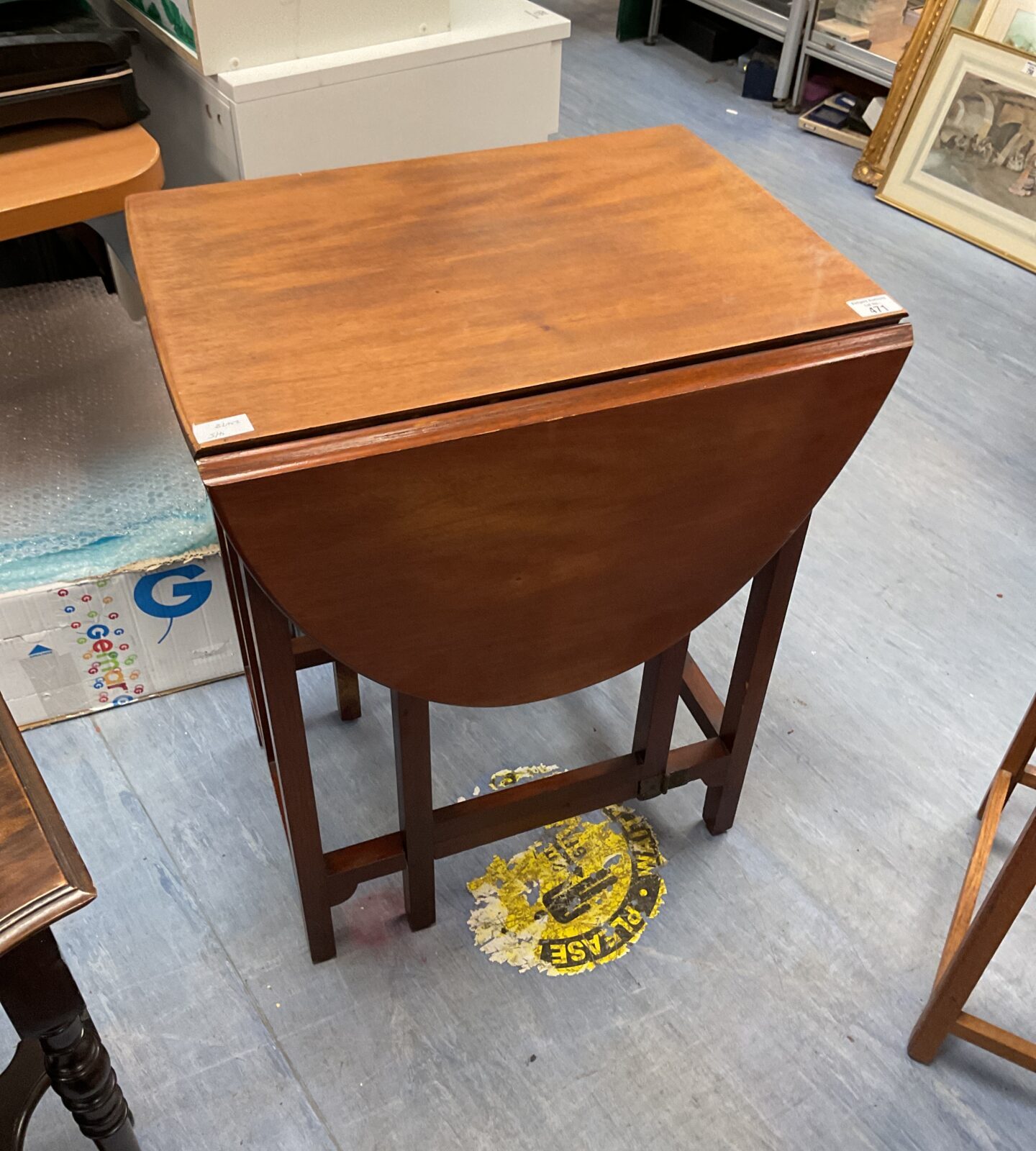 Mahogany gate leg table