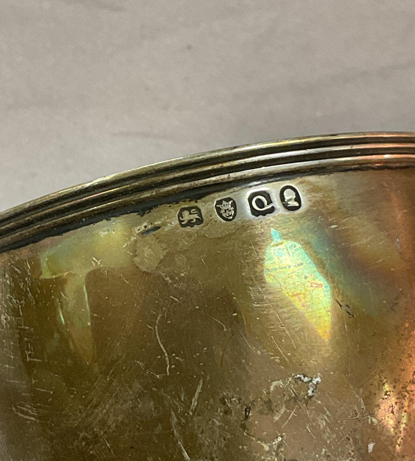 A hallmarked George Ill 1811 silver wine funnel with strainer cup 173.3G - Image 3